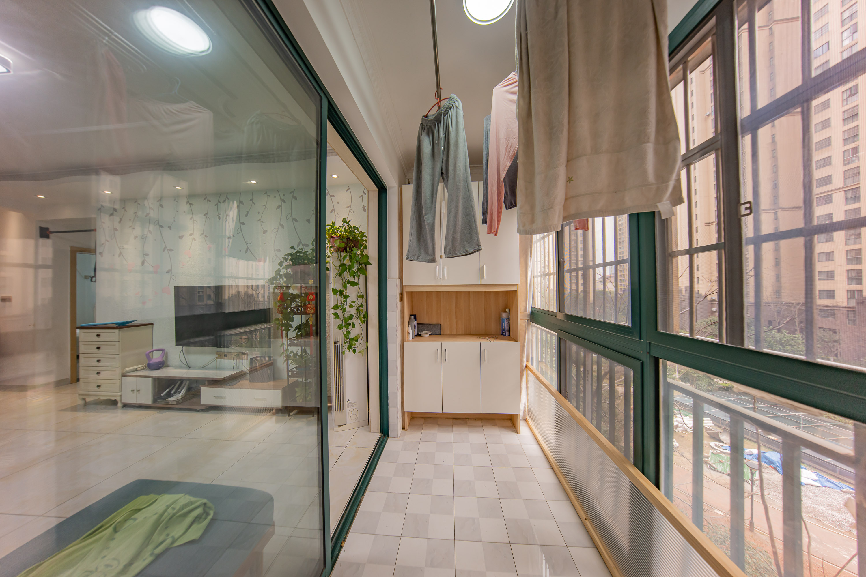 洋湖时代  3室2厅1卫    62.0万 洋湖时代  3室2厅1卫    62.0万阳台