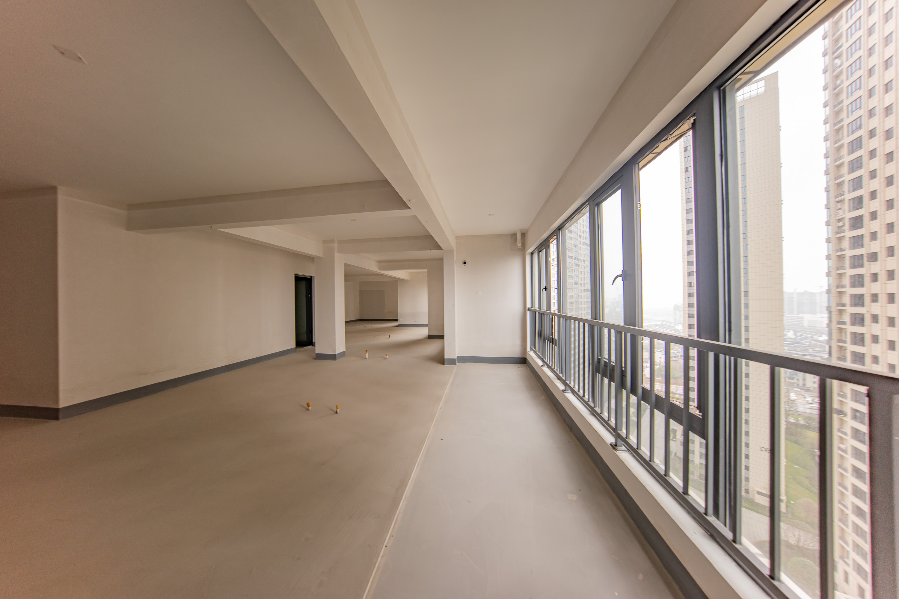 建投象山国际  5室2厅3卫   261.00万阳台