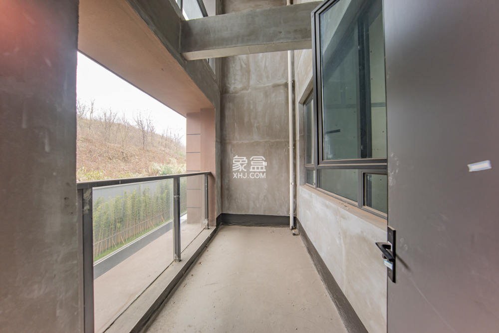 南山天岳  4室2厅3卫   375.00万
