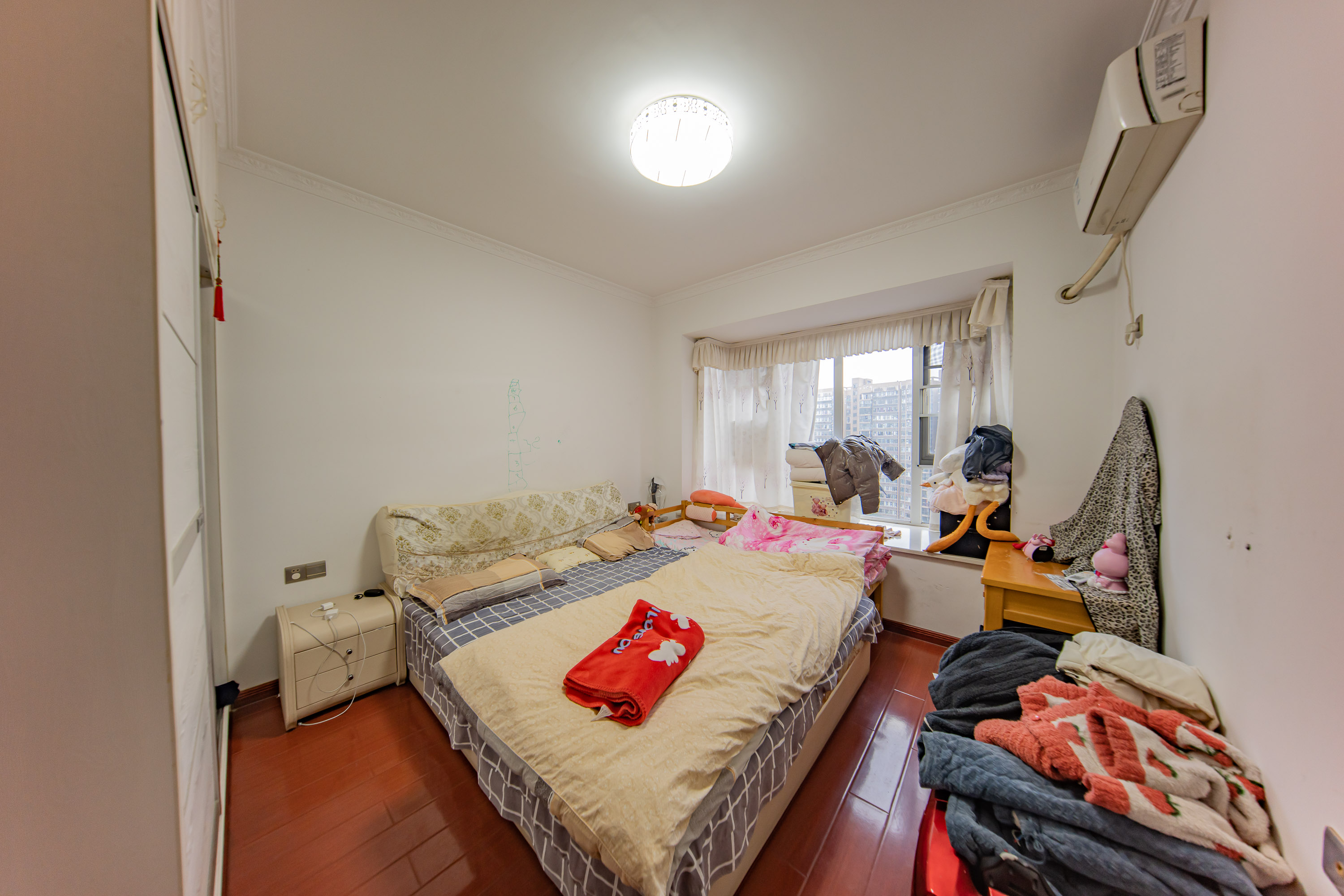 金鼎公园尚  2室2厅1卫    62.8万 金鼎公园尚  2室2厅1卫    62.8万卧室