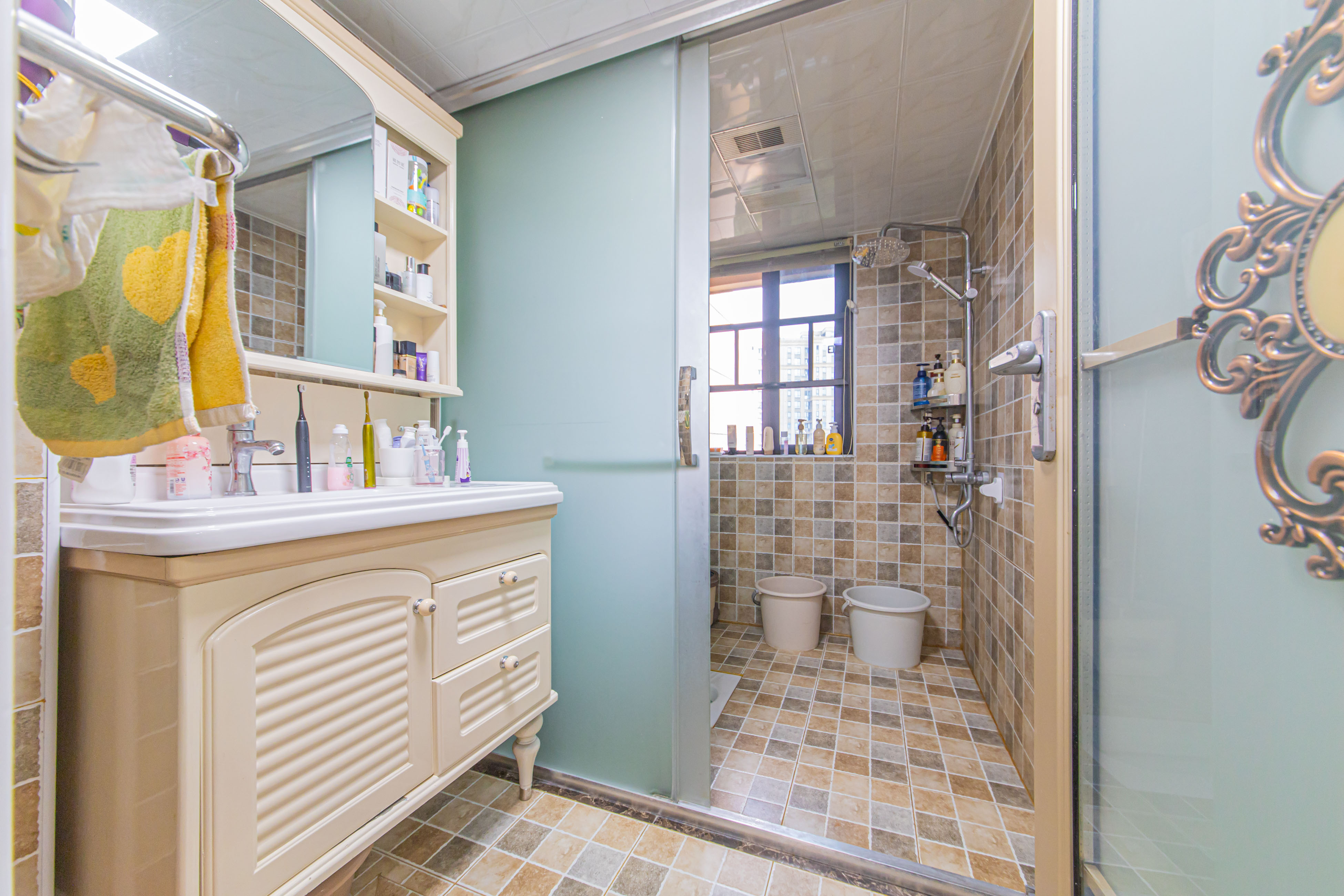 鑫远悦城(鑫远悦时代)  3室2厅1卫    102.0万 鑫远悦城(鑫远悦时代)  3室2厅1卫    102.0万卫生间