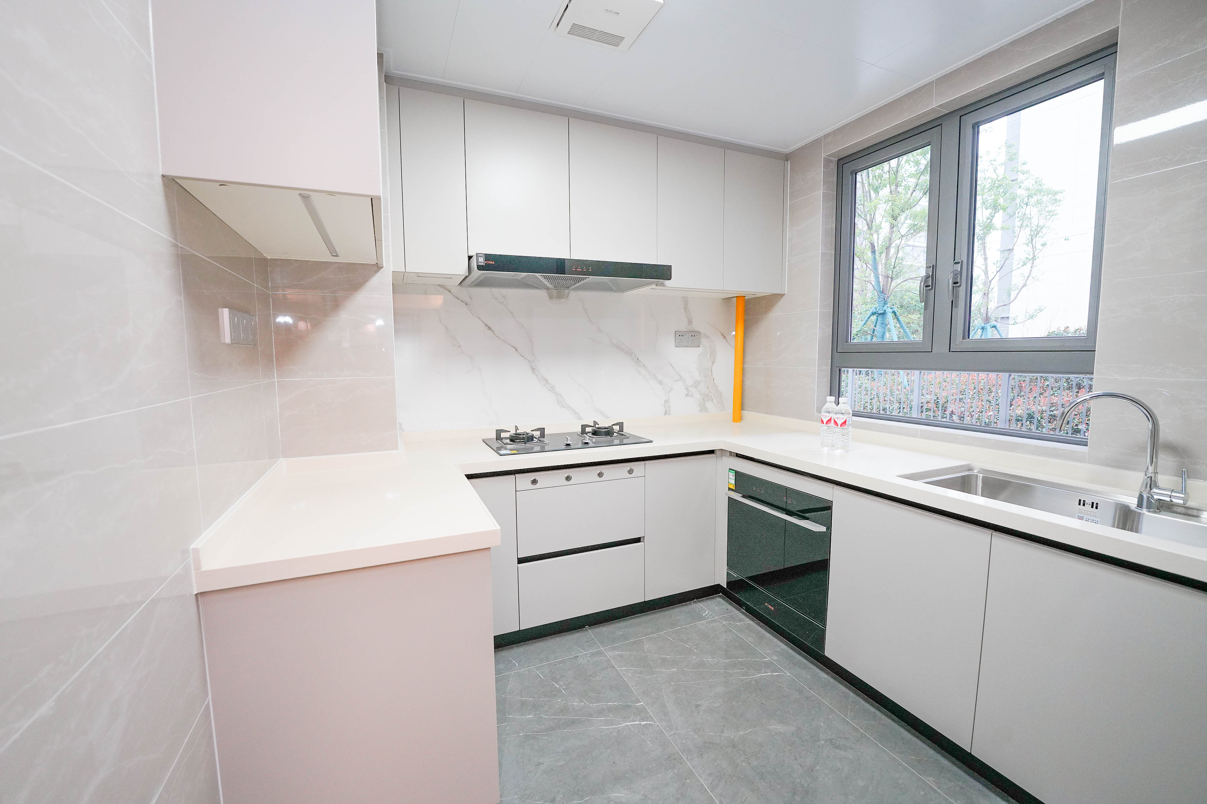 中海寰宇天下 5室2厅2卫 158.8万 中海寰宇天下 5室2厅2卫 158.8万其他