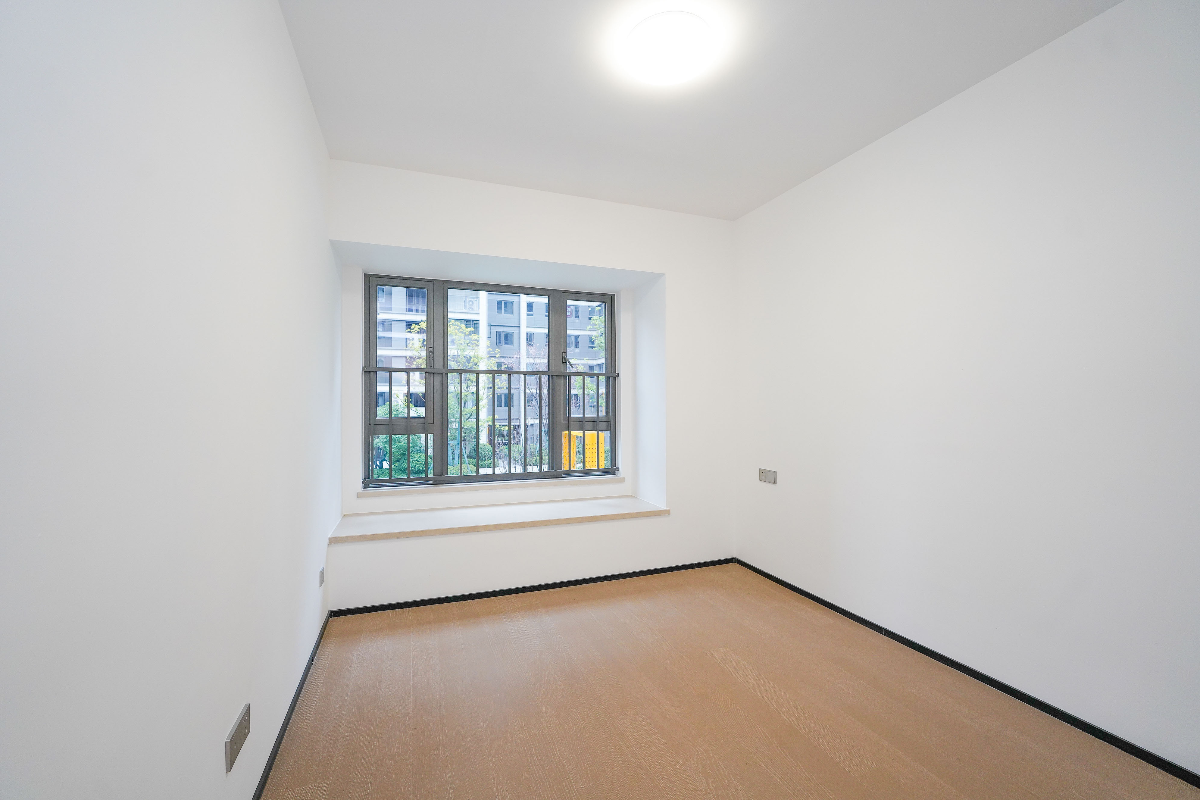 中海寰宇天下 5室2厅2卫 158.8万 中海寰宇天下 5室2厅2卫 158.8万卧室