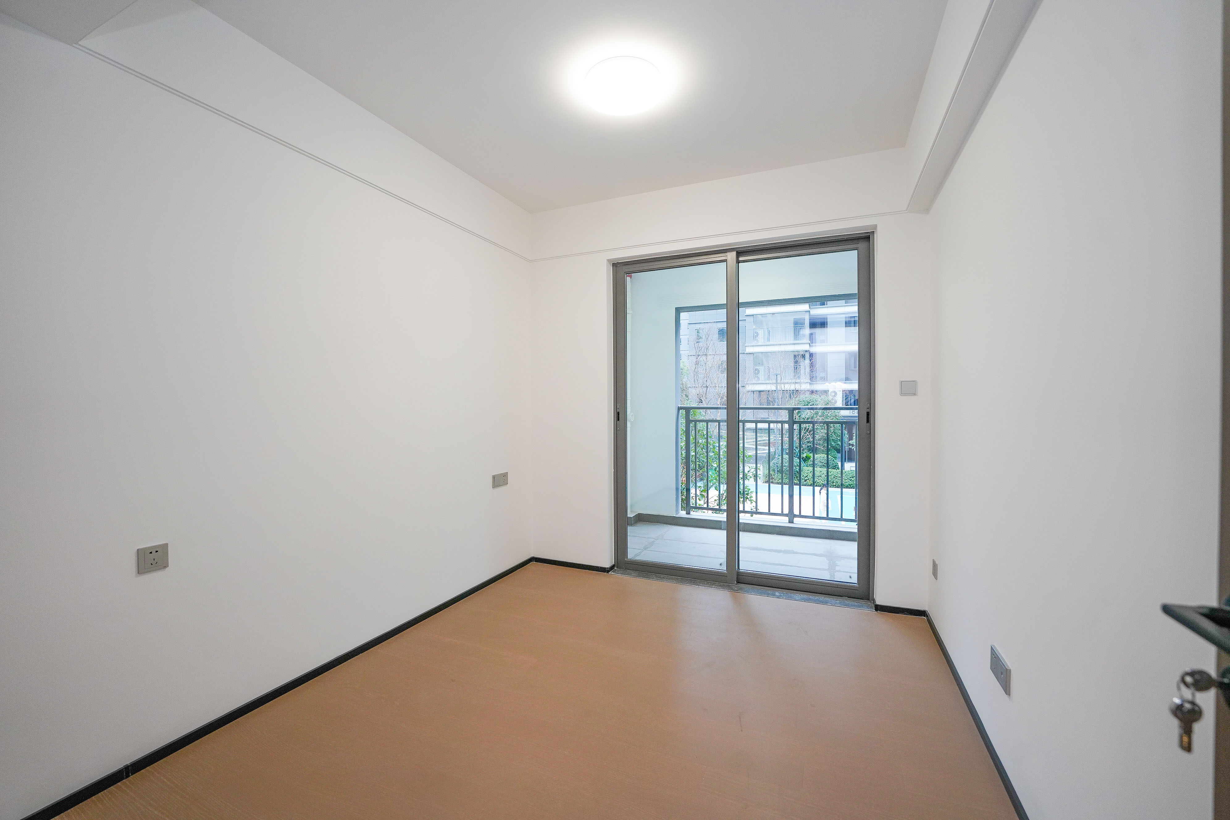 中海寰宇天下 5室2厅2卫 158.8万 中海寰宇天下 5室2厅2卫 158.8万卧室