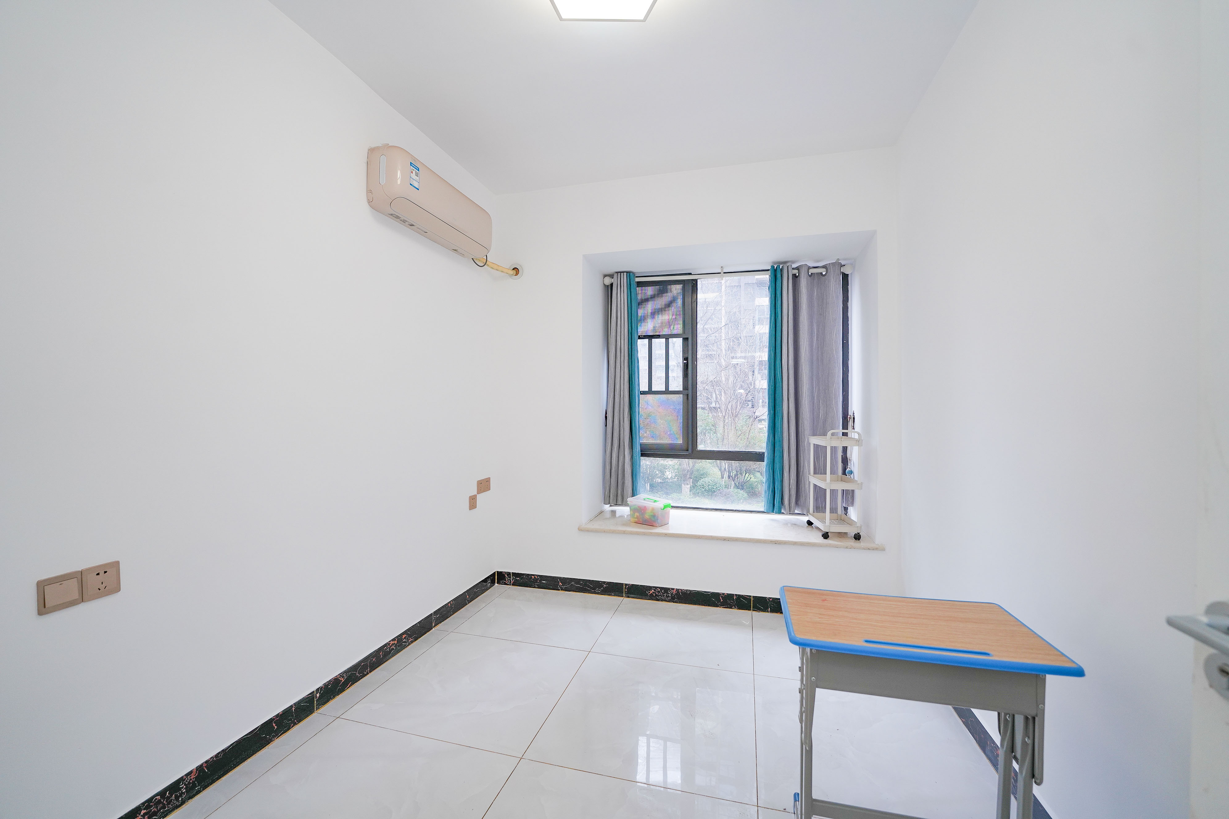 汇金城/嘉华城(二期、三期) 4室2厅2卫 138.0万 汇金城/嘉华城(二期、三期) 4室2厅2卫 138.0万卧室