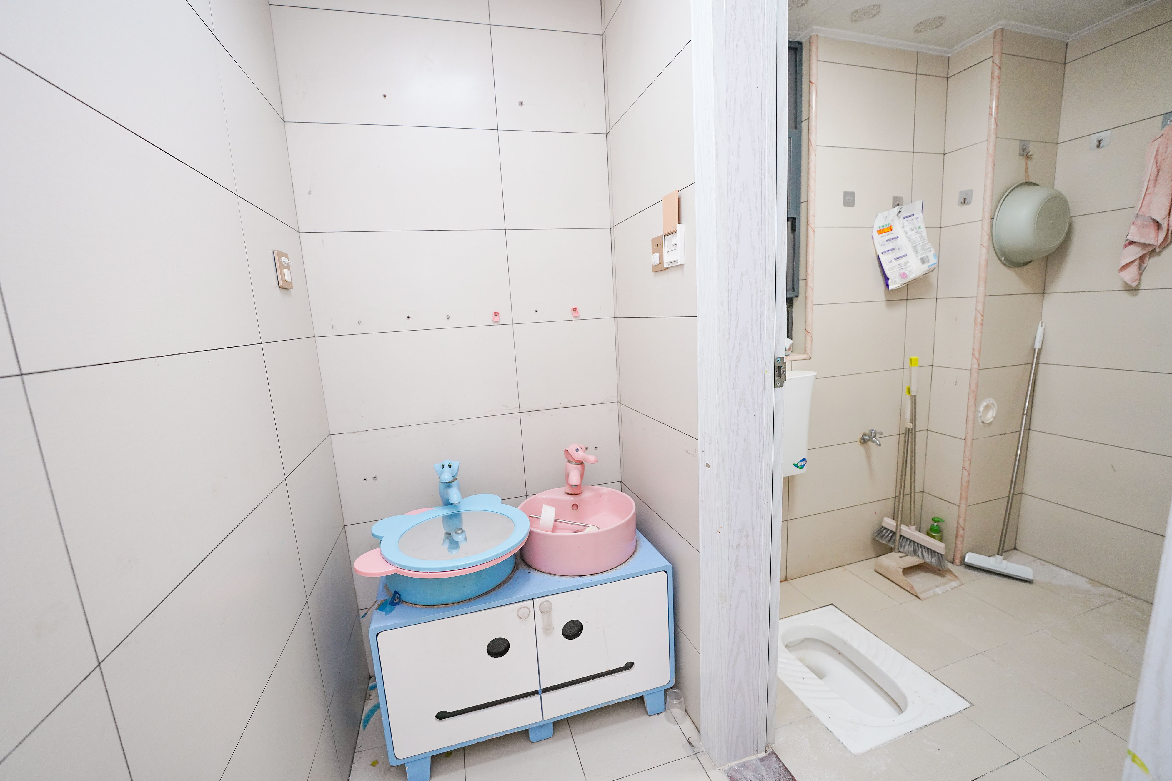 汇金城/嘉华城(二期、三期) 4室2厅2卫 138.0万 汇金城/嘉华城(二期、三期) 4室2厅2卫 138.0万卫生间