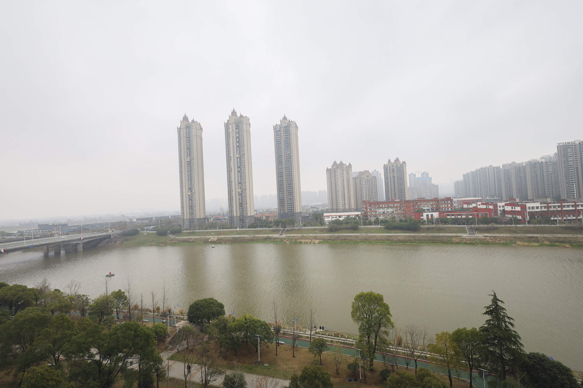双湾国际（湘江御景花园）  3室2厅2卫   218.00万其他