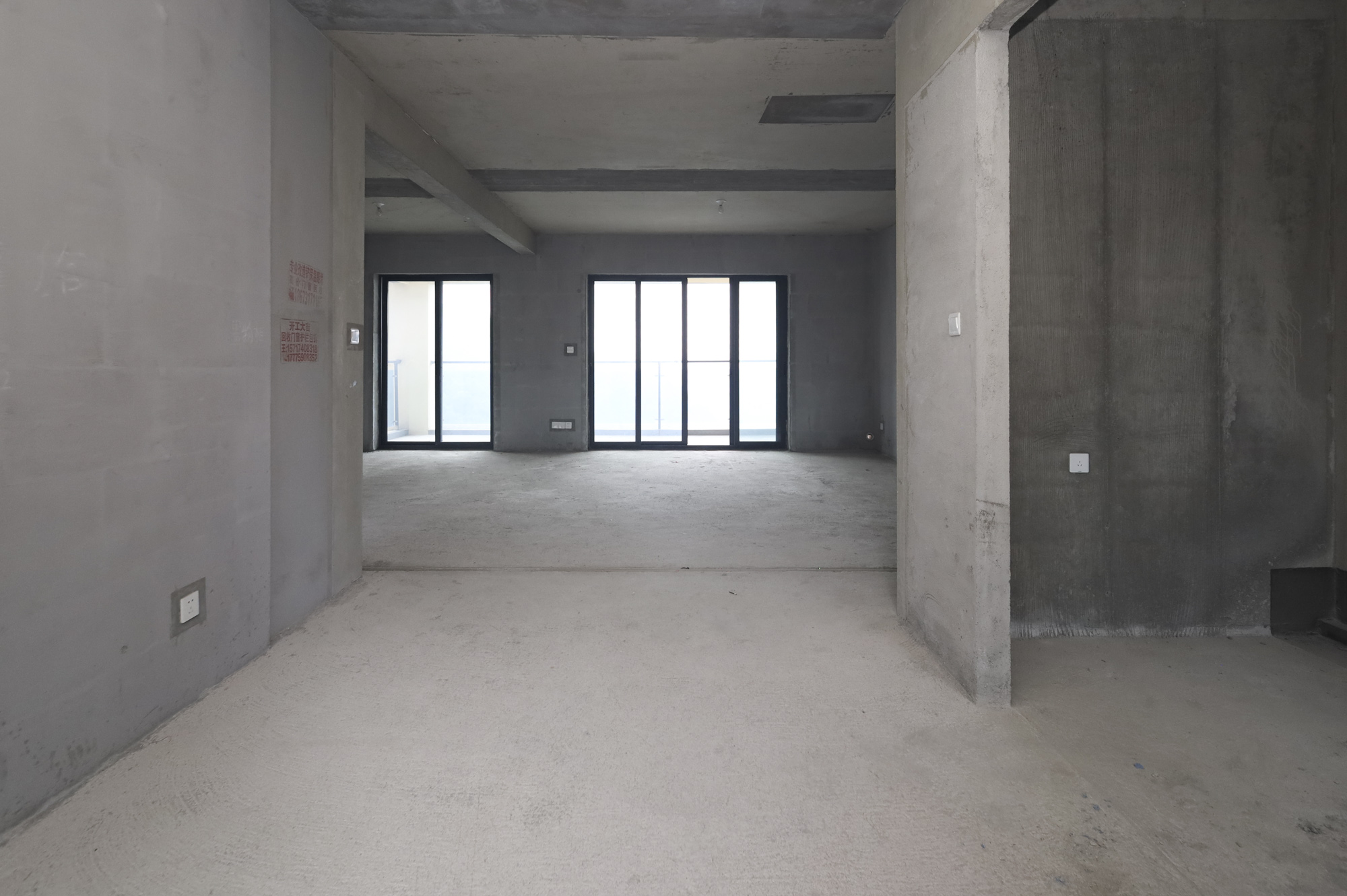 地铁中建江山玖樾  4室2厅2卫   198.00万其他
