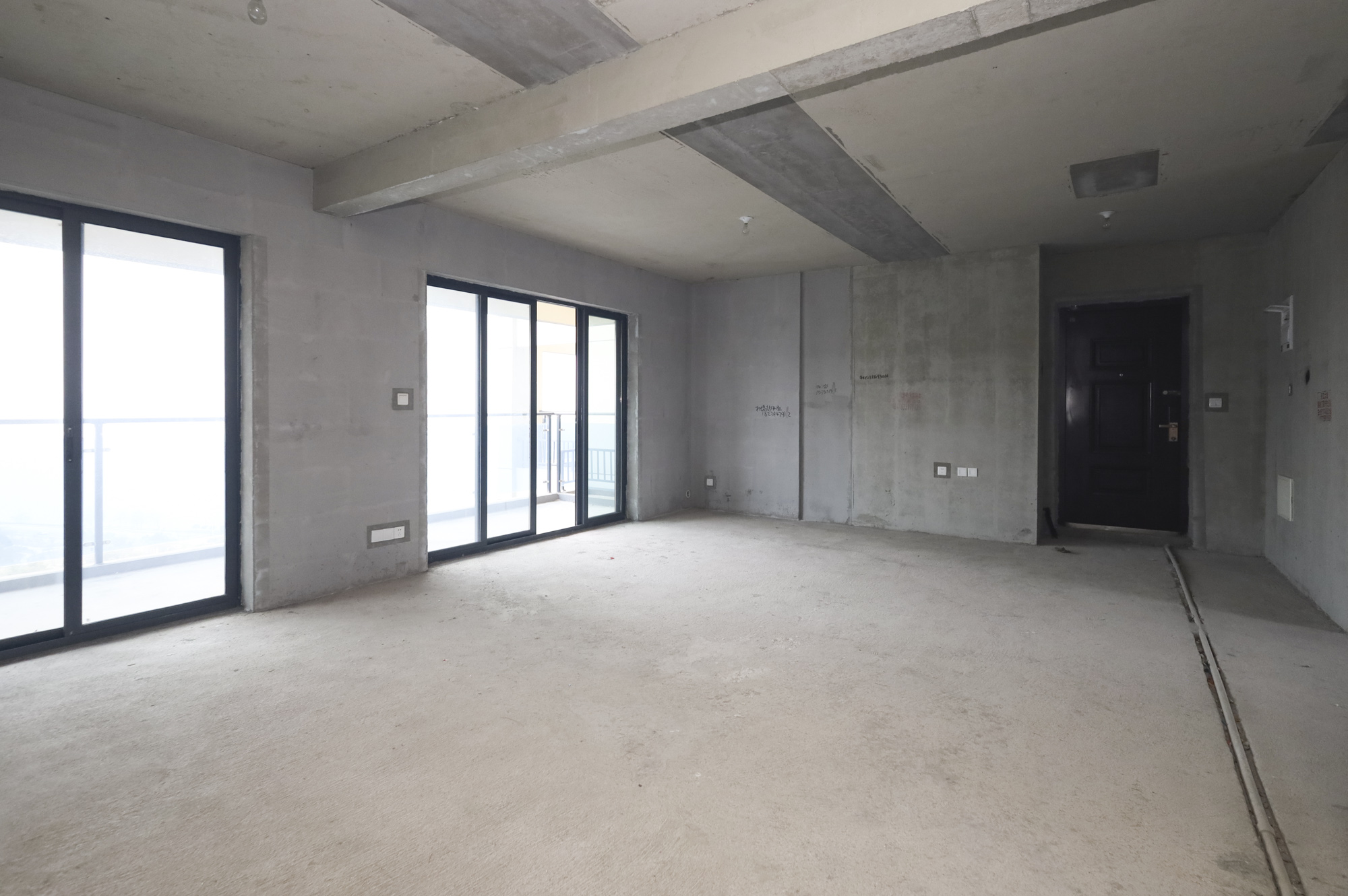 地铁中建江山玖樾  4室2厅2卫   198.00万其他
