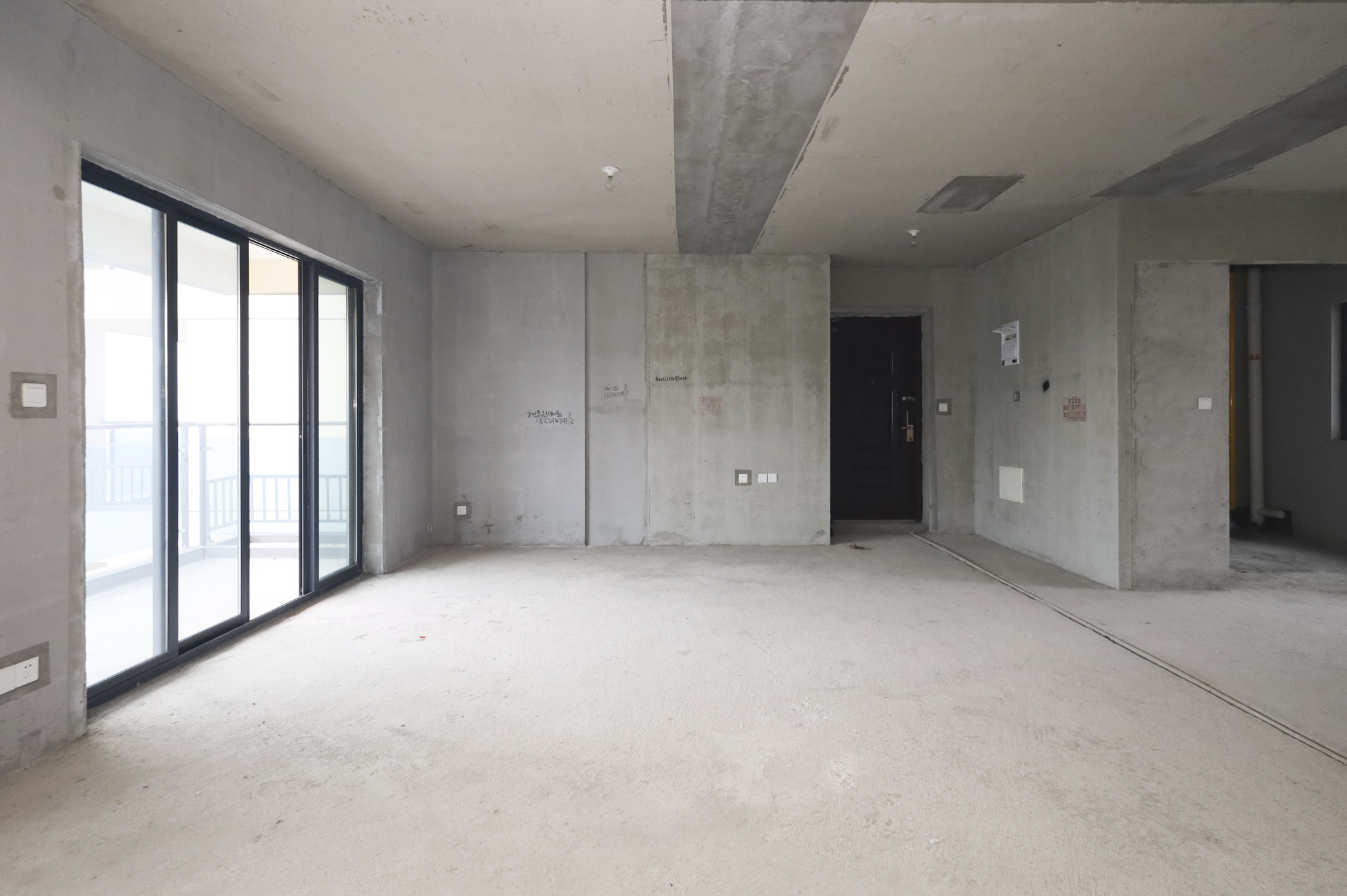 地铁中建江山玖樾  4室2厅2卫   198.00万其他