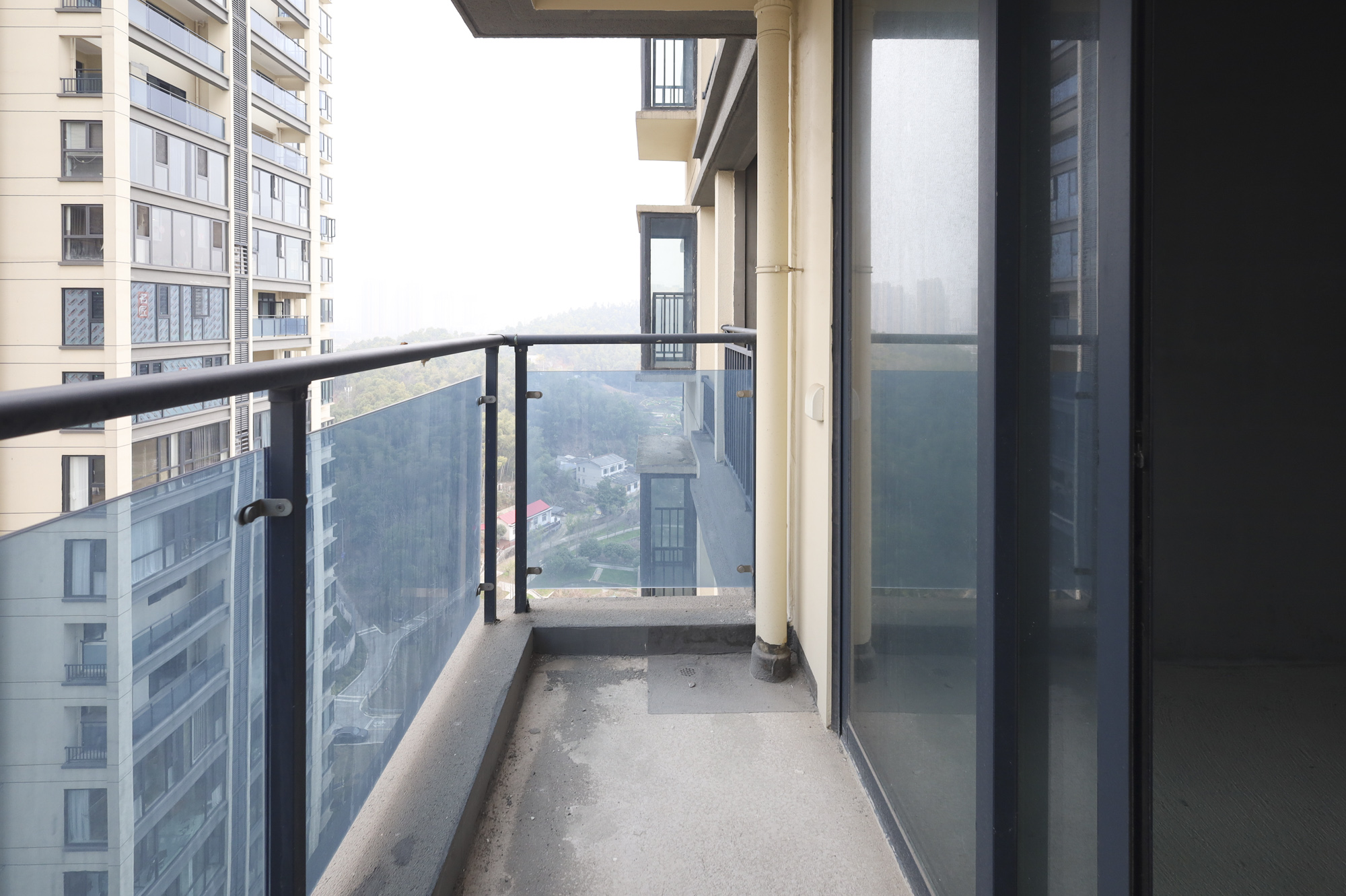 地铁中建江山玖樾  4室2厅2卫   198.00万阳台