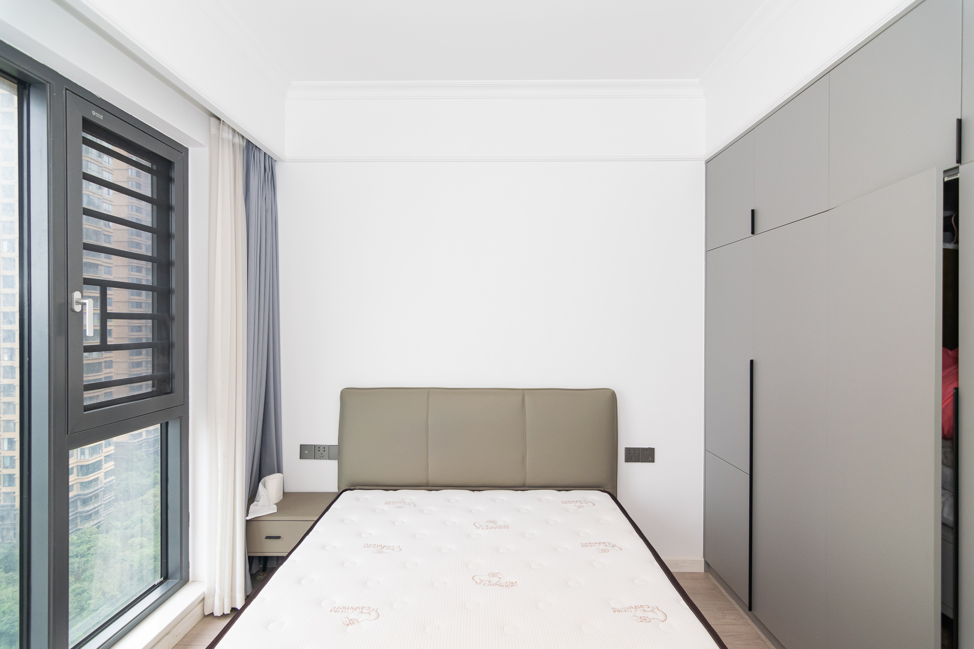 三润城(三润星城) 4室2厅2卫 140.0万 三润城(三润星城) 4室2厅2卫 140.0万卧室