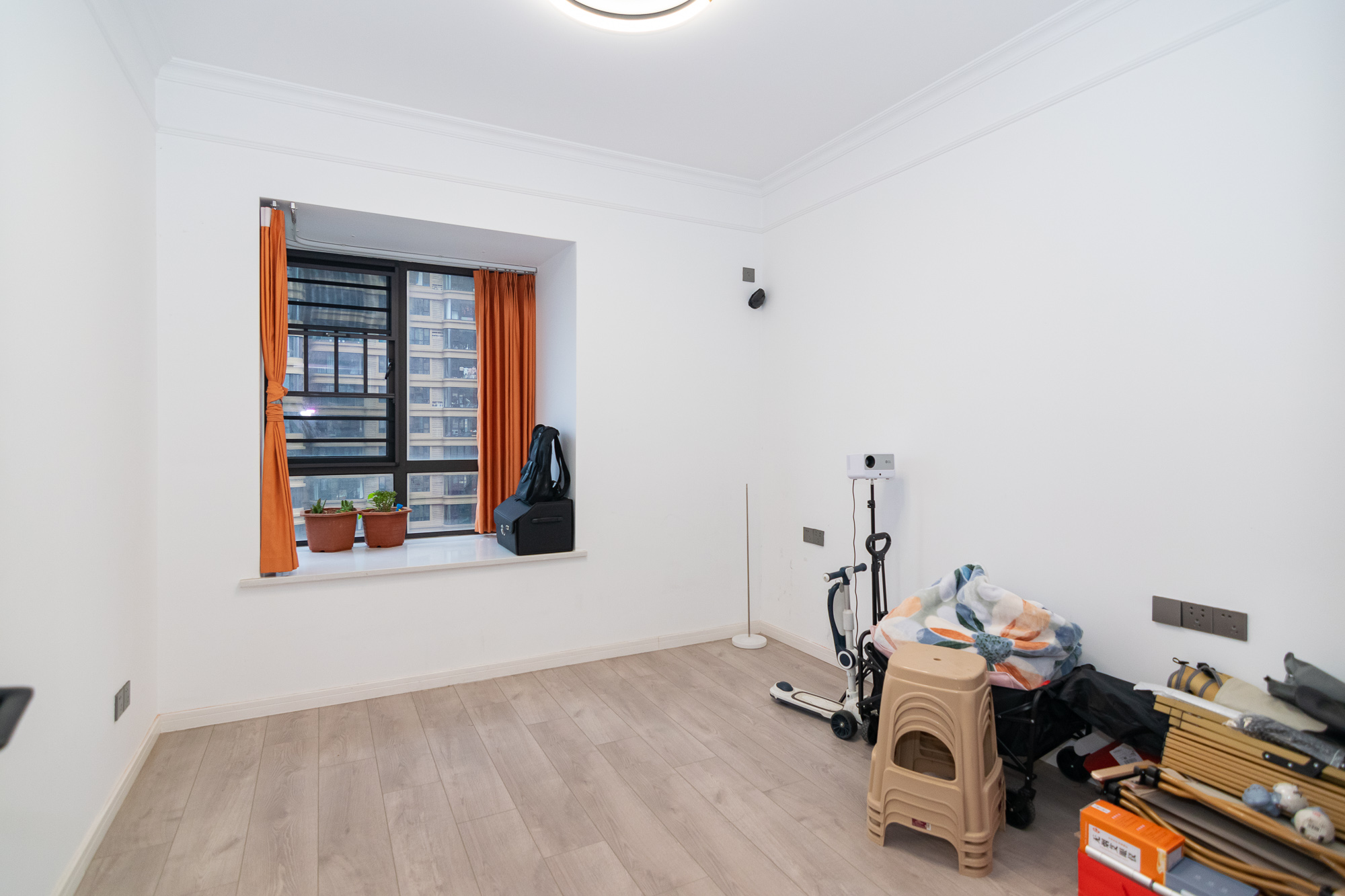 三润城(三润星城) 4室2厅2卫 140.0万 三润城(三润星城) 4室2厅2卫 140.0万卧室