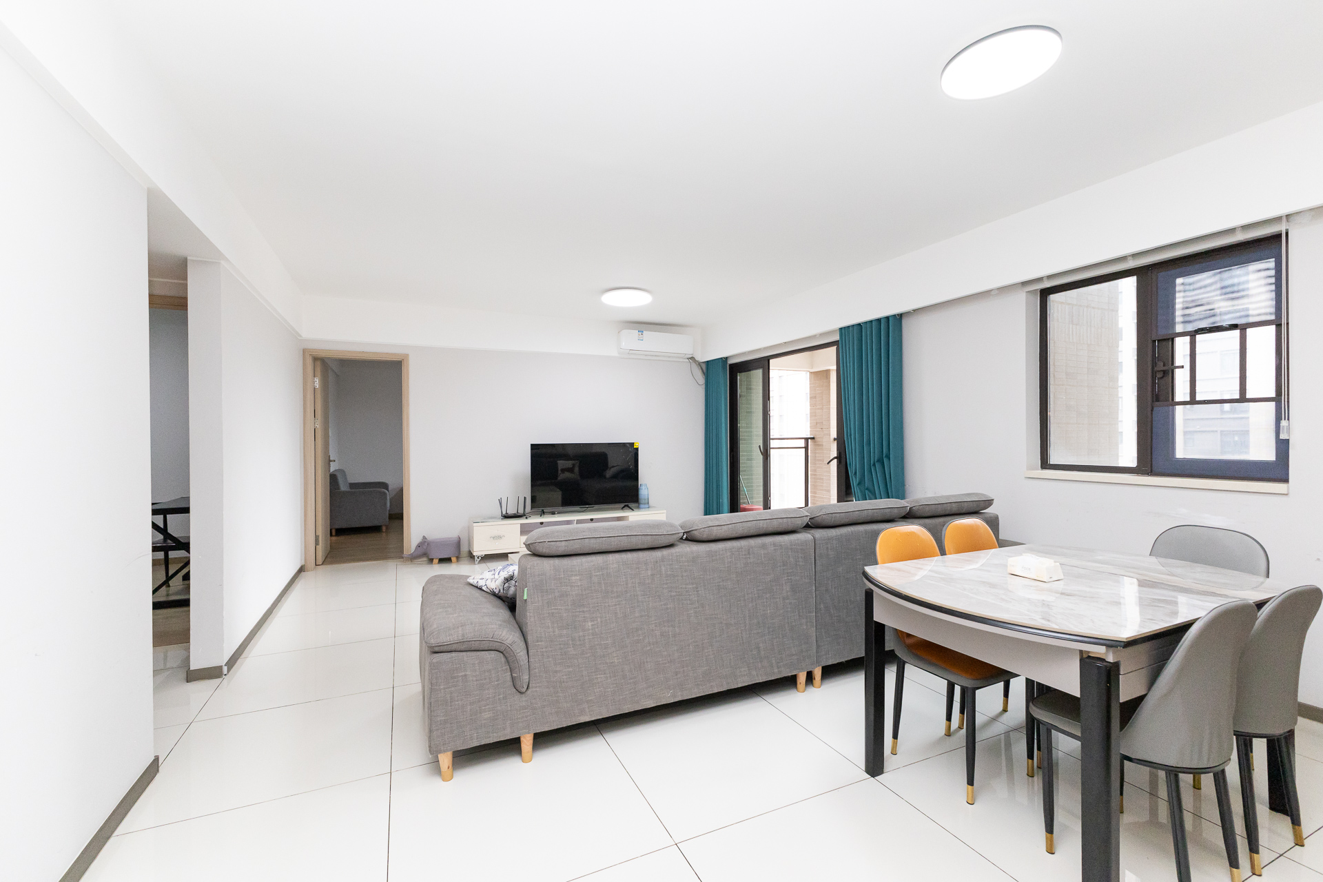 时代倾城五期 3室2厅2卫 89.8万 时代倾城五期 3室2厅2卫 89.8万客厅