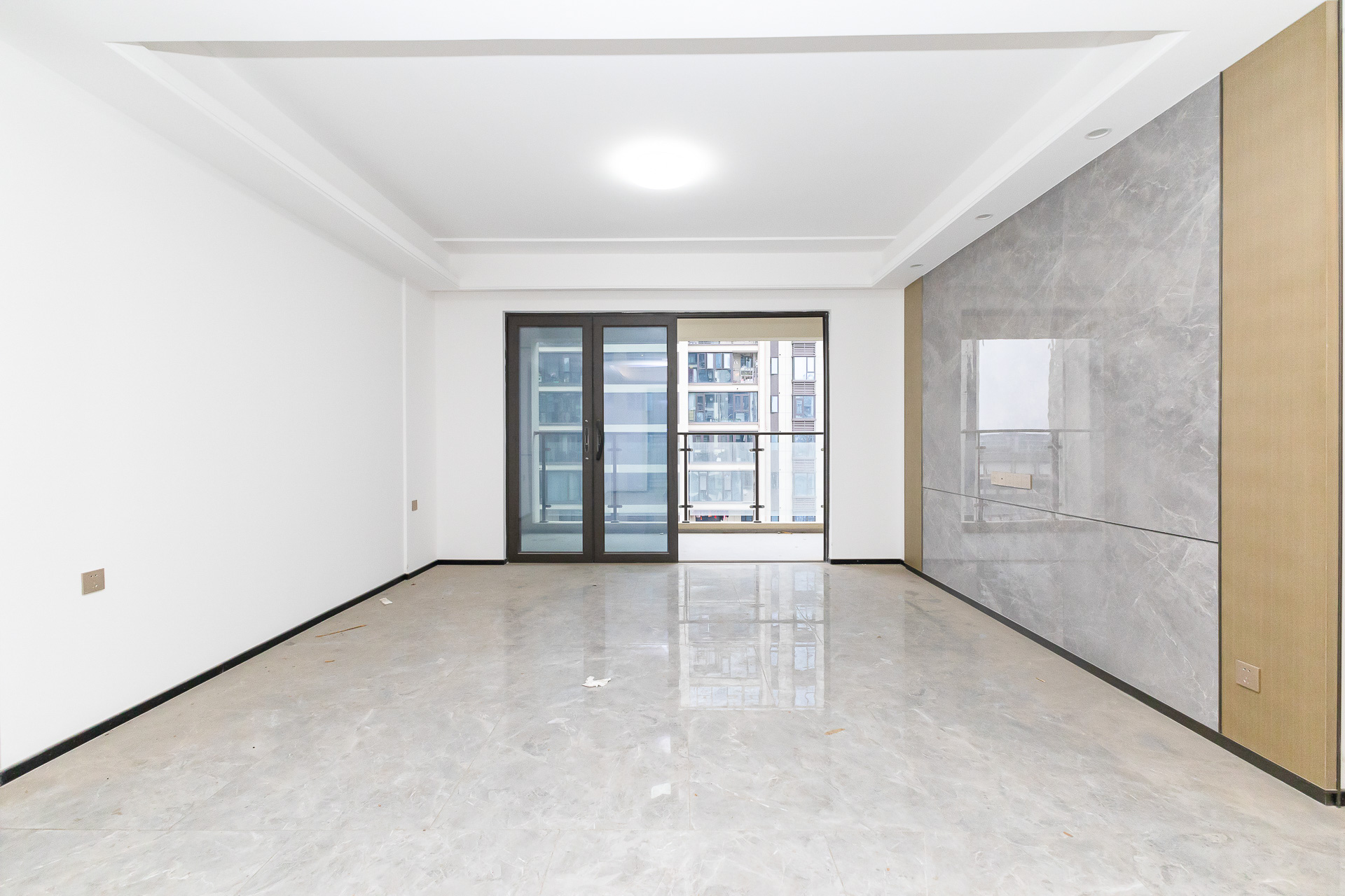 润和湘江天地天悦湾 4室2厅2卫 198.0万 润和湘江天地天悦湾 4室2厅2卫 198.0万客厅