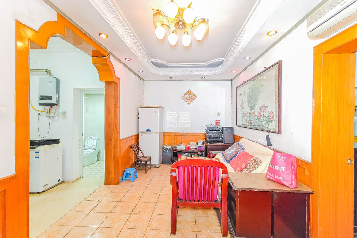 湖南省第六工程公司宿舍(扫把塘)  2室1厅1卫    33.0万 湖南省第六工程公司宿舍(扫把塘)  2室1厅1卫    33.0万客厅