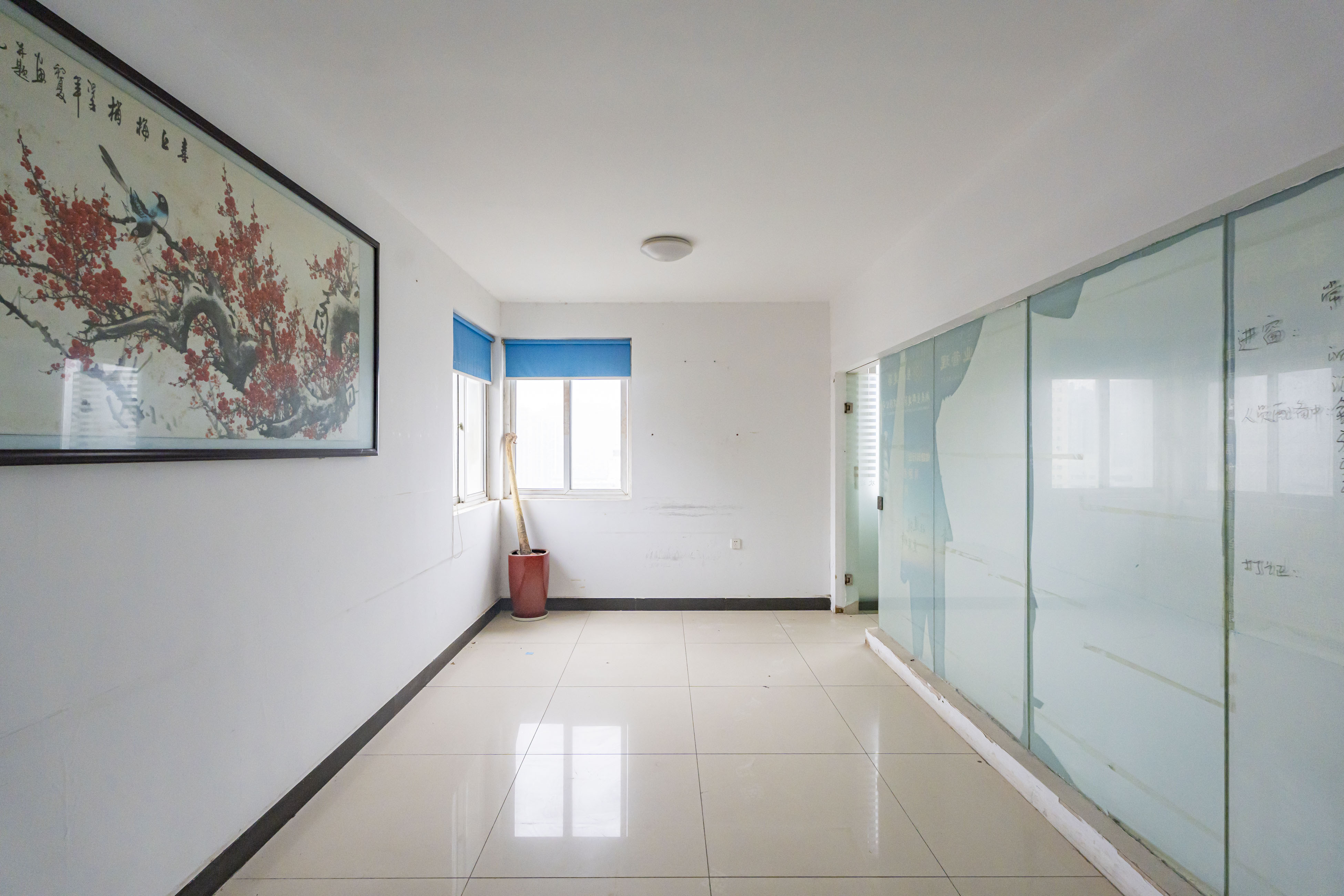 建鸿达现代公寓  2室2厅1卫   75.00万卧室