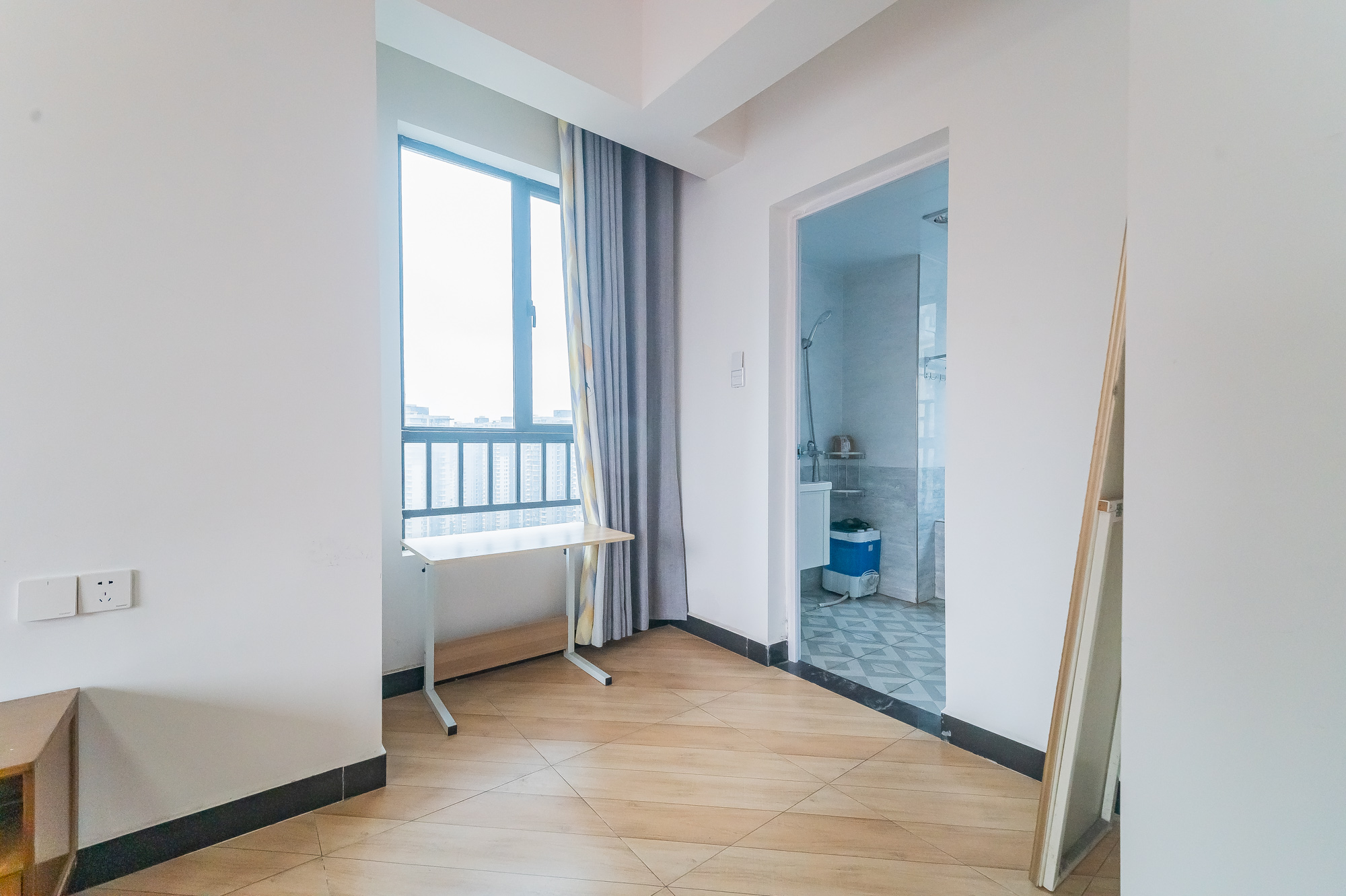 方略城市广场  4室2厅2卫    91.0万 方略城市广场  4室2厅2卫    91.0万卧室