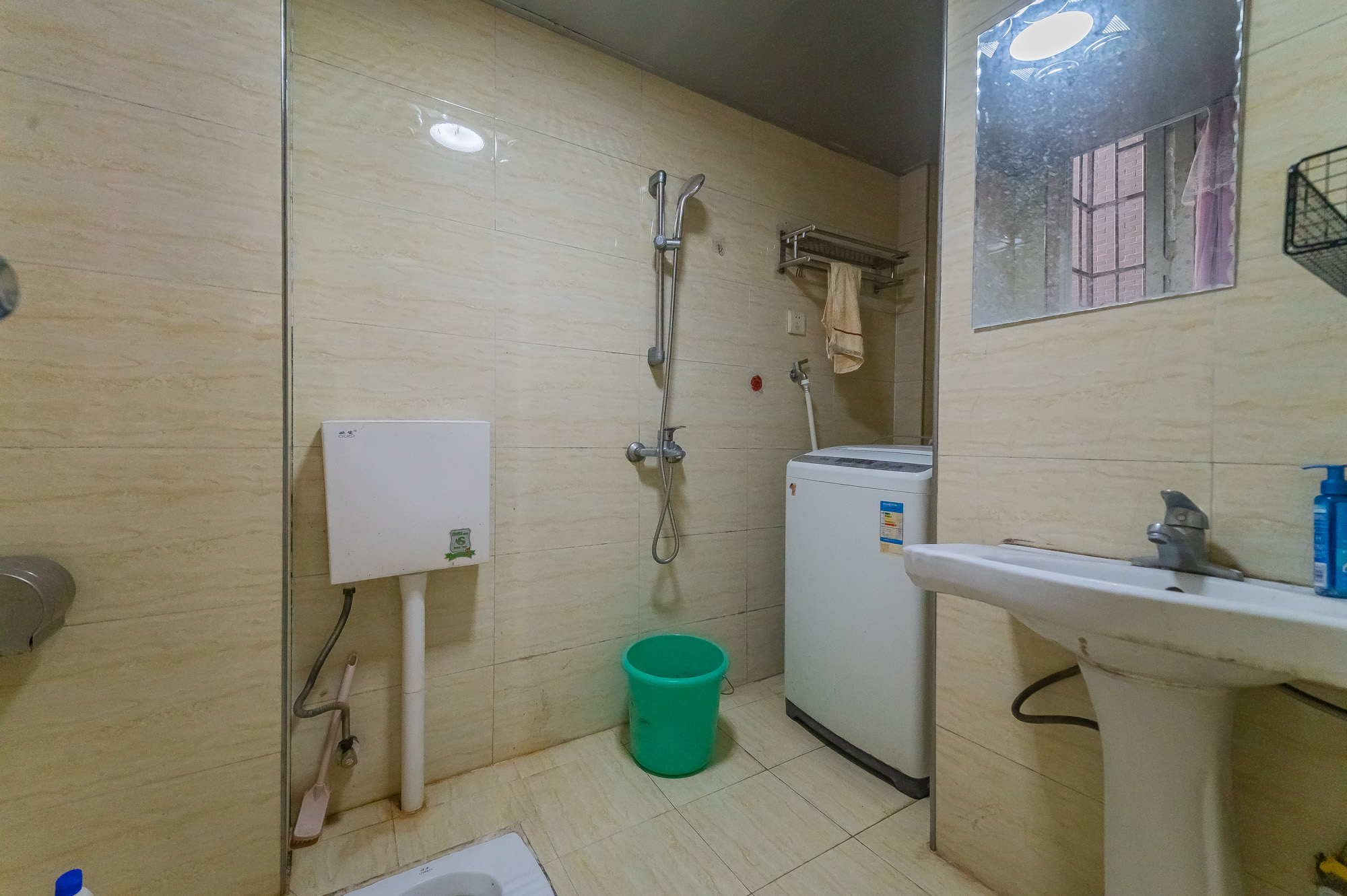 锦璨家园  1室1厅1卫    18.8万 锦璨家园  1室1厅1卫    18.8万卫生间