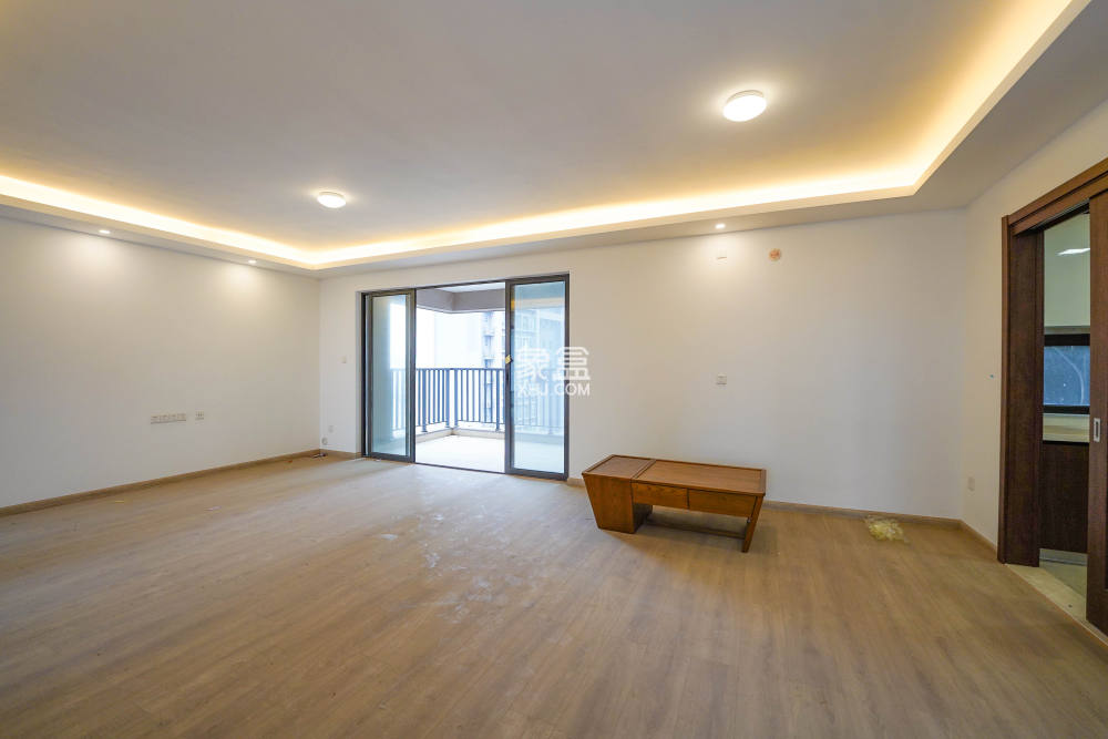 汇金城/嘉华城（二期、三期）  4室2厅2卫    148.0万