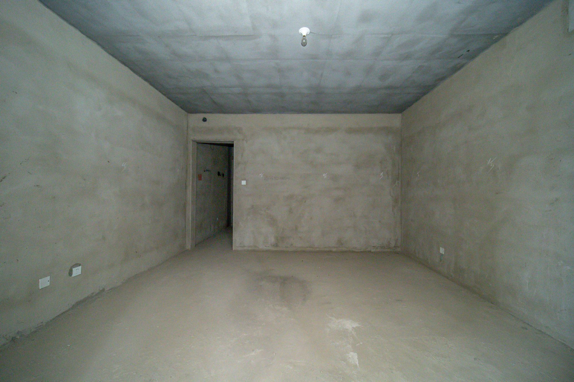 中梁正荣府  4室2厅2卫    110.0万 中梁正荣府  4室2厅2卫    110.0万客厅