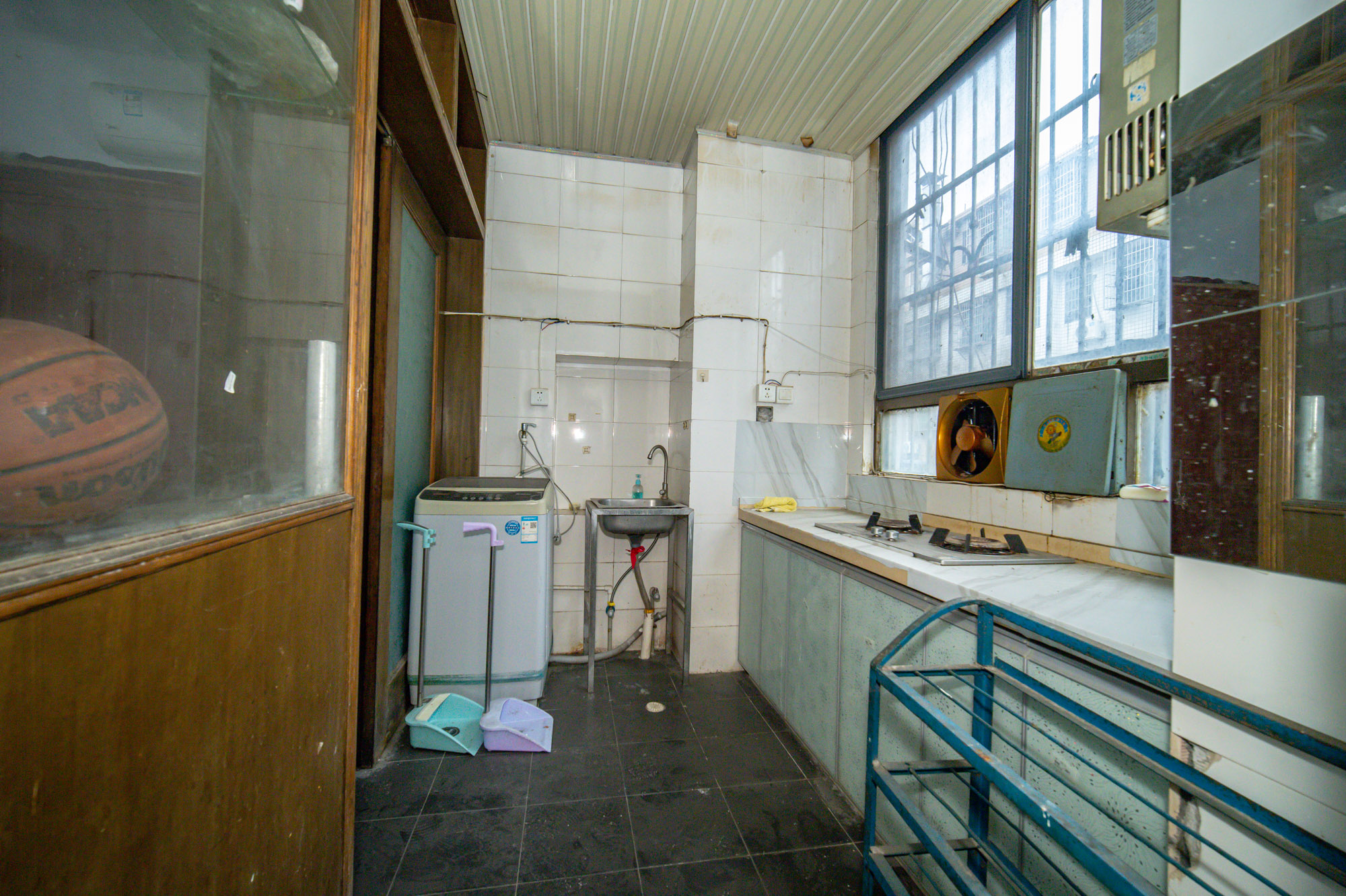 板桥小区 14室6厅10卫 165.0万 板桥小区 14室6厅10卫 165.0万厨房