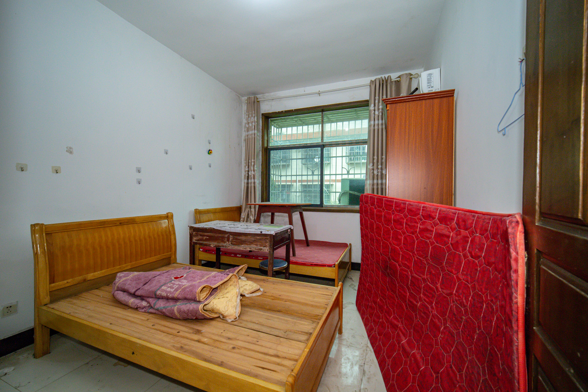 板桥小区 14室6厅10卫 165.0万 板桥小区 14室6厅10卫 165.0万卧室