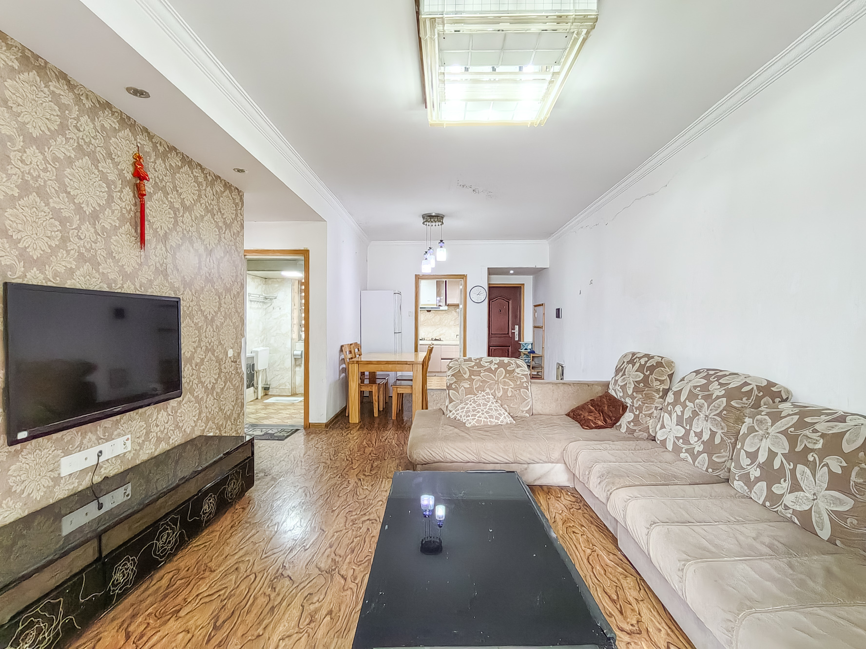 恒广国际景园一二区  2室2厅1卫    52.0万 恒广国际景园一二区  2室2厅1卫    52.0万客厅