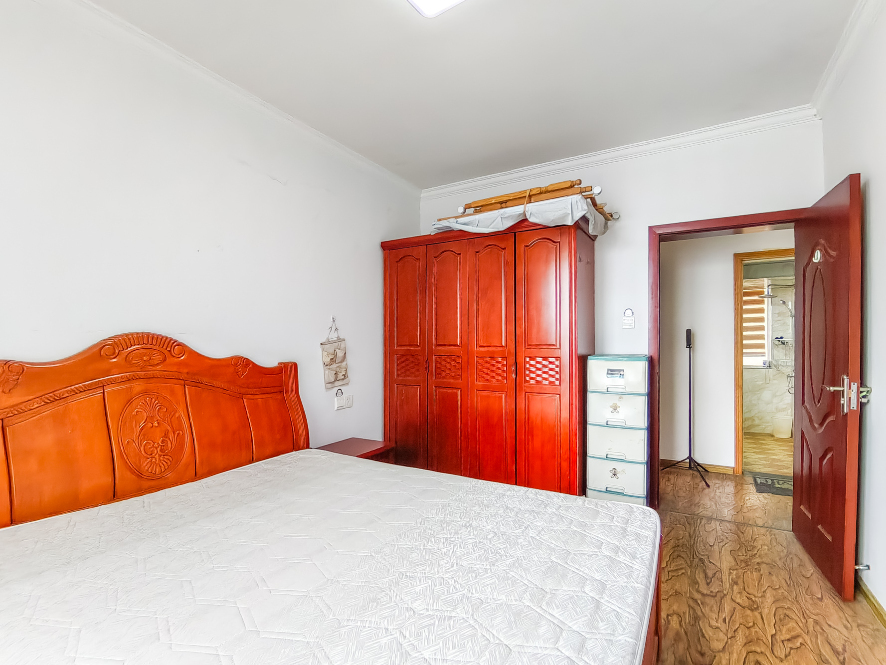 恒广国际景园一二区  2室2厅1卫    52.0万 恒广国际景园一二区  2室2厅1卫    52.0万卧室