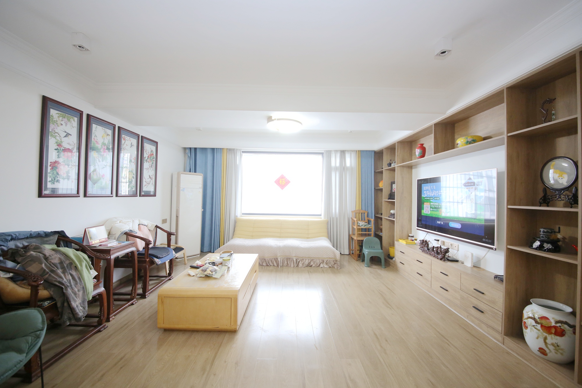 凤凰大厦  4室2厅2卫   150.00万