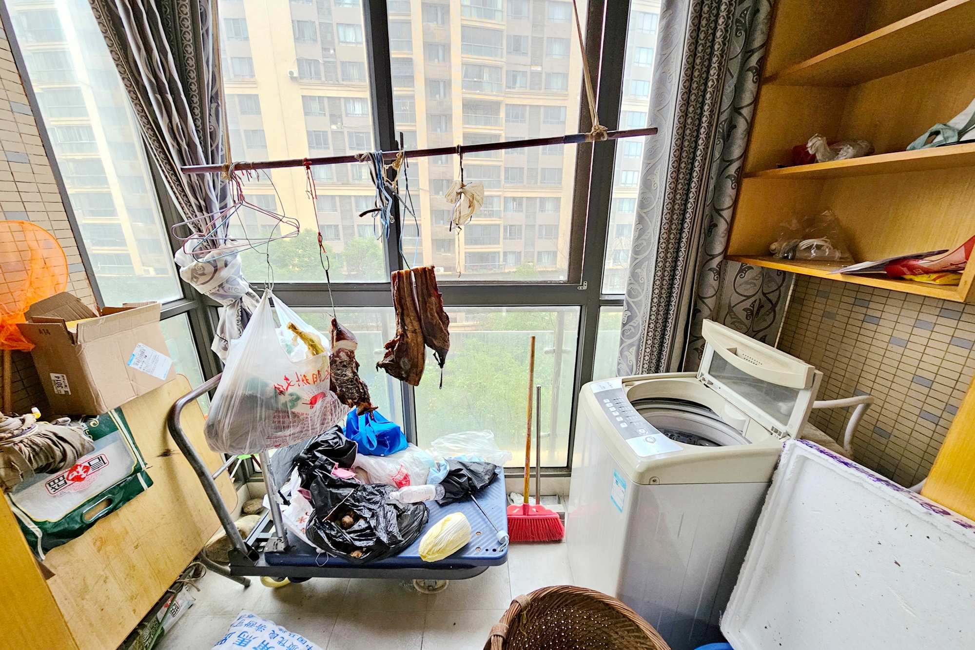 新华都万家城  3室2厅2卫    86.0万 新华都万家城  3室2厅2卫    86.0万阳台