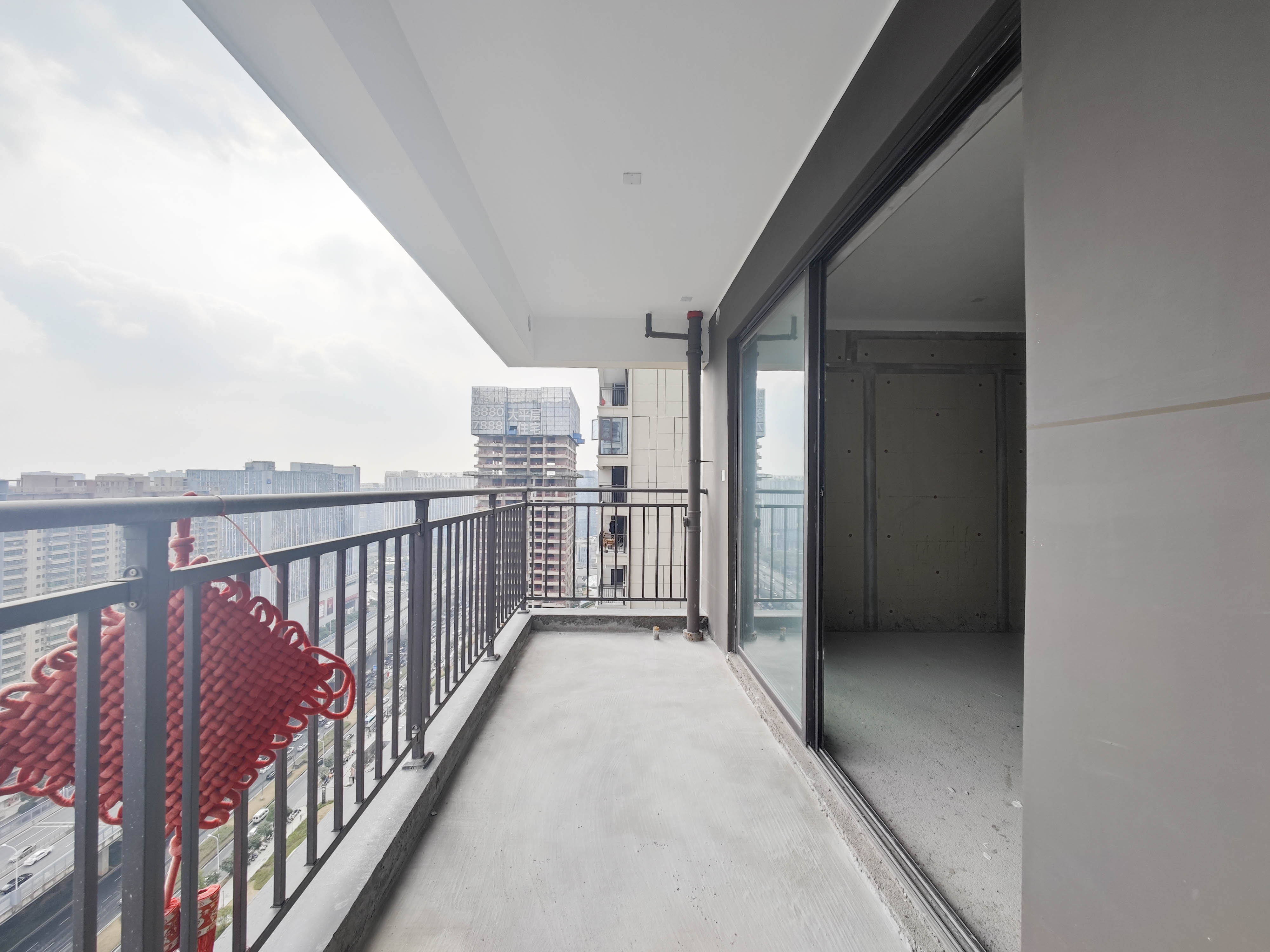 长房星城天地  3室2厅2卫    175.0万 长房星城天地  3室2厅2卫    175.0万阳台