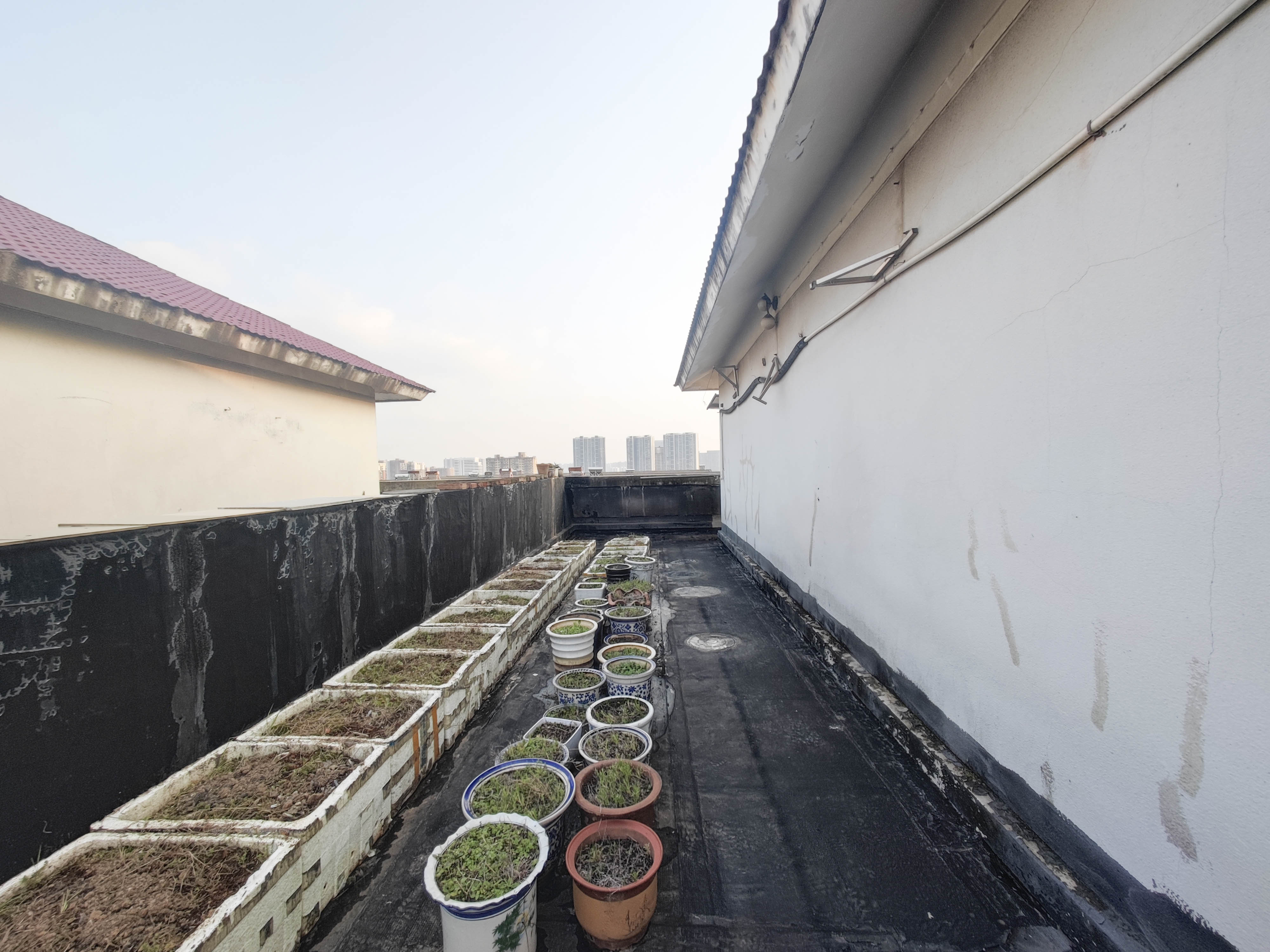 融城花苑  4室2厅2卫   75.80万阳台