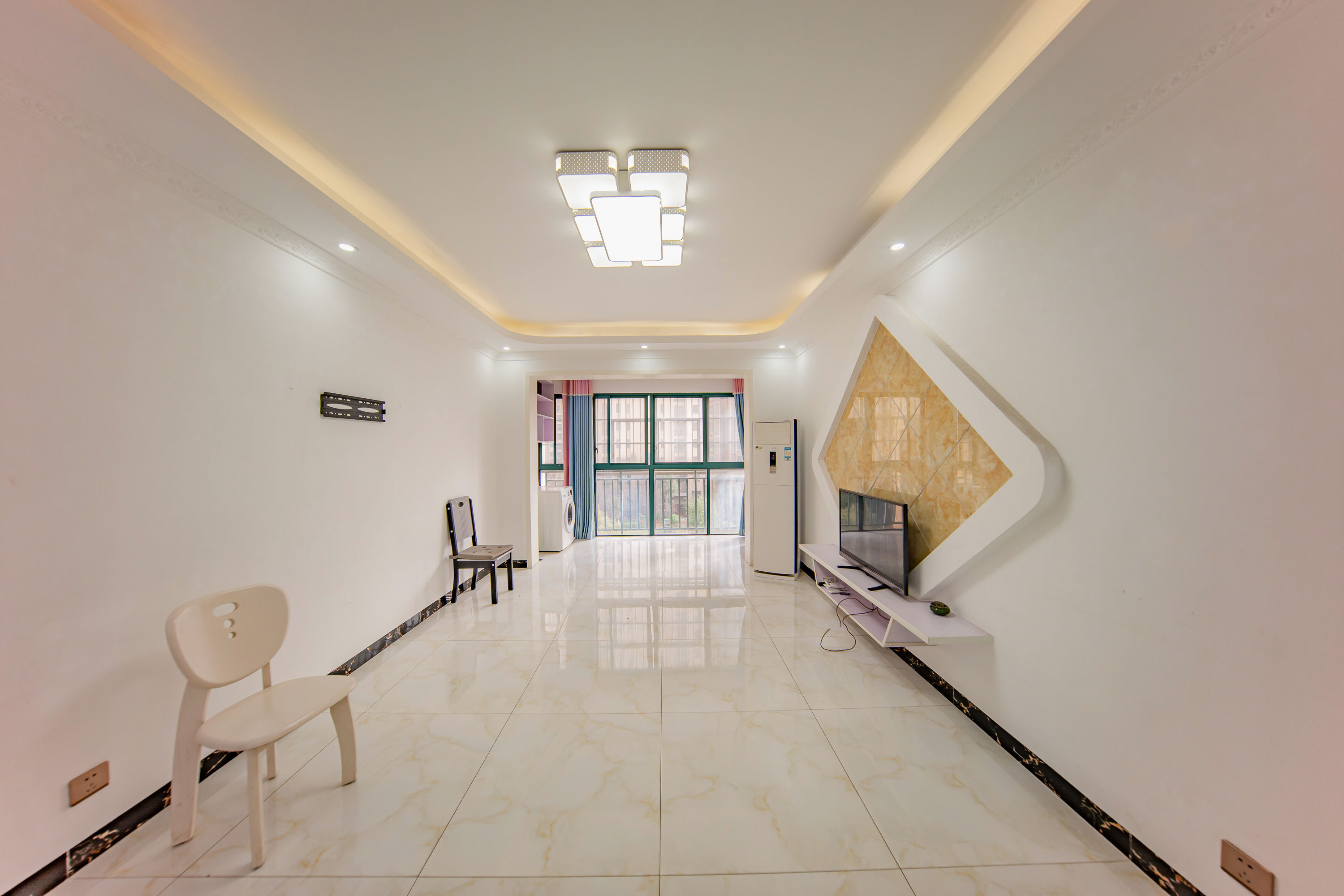 洋湖时代 3室2厅1卫 73.8万 洋湖时代 3室2厅1卫 73.8万客厅