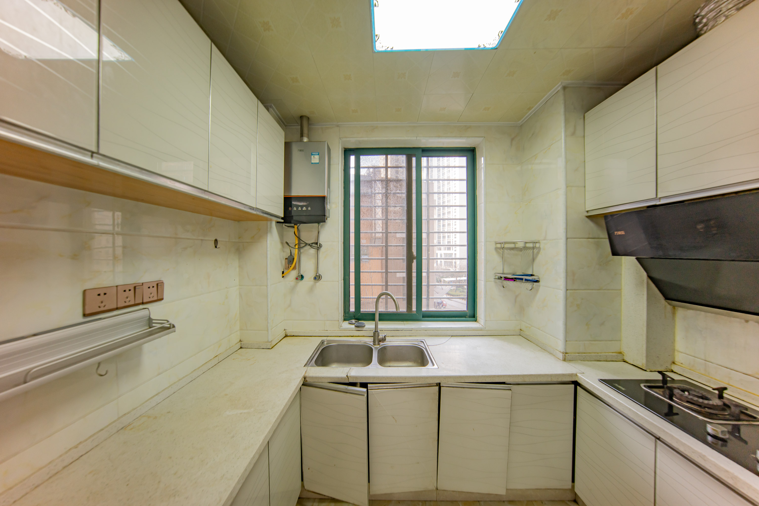 洋湖时代 3室2厅1卫 73.8万 洋湖时代 3室2厅1卫 73.8万厨房