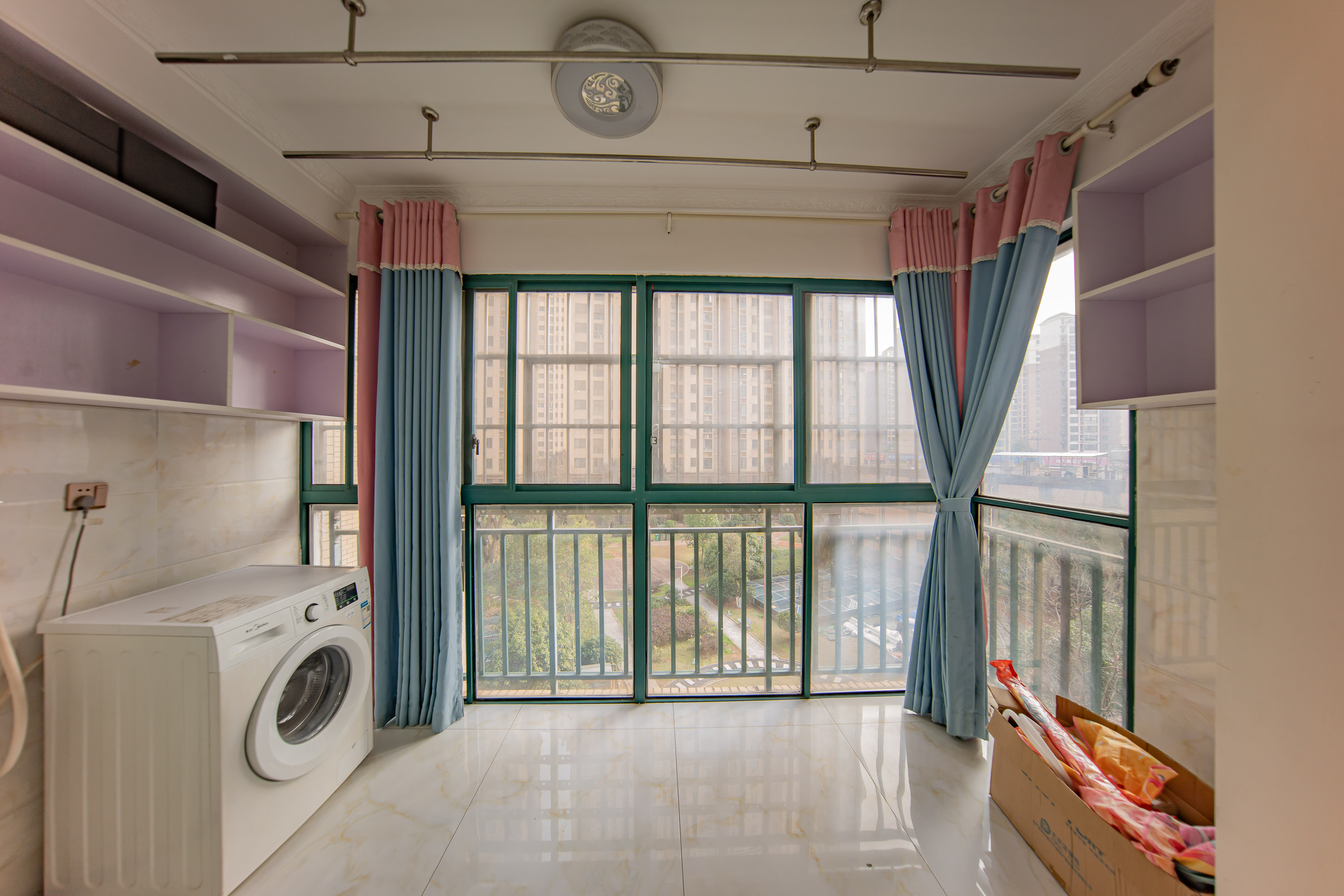 洋湖时代 3室2厅1卫 73.8万 洋湖时代 3室2厅1卫 73.8万阳台