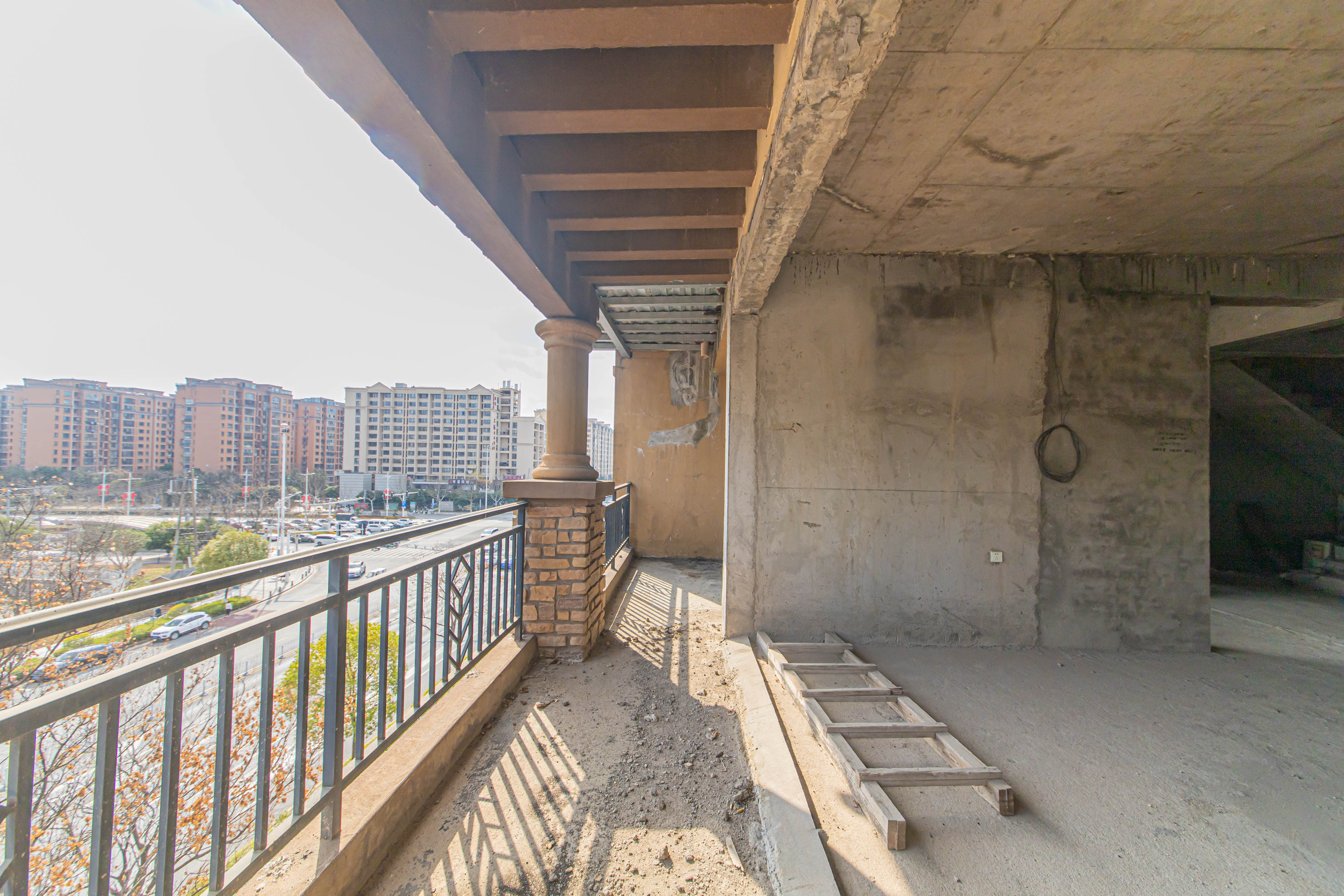 中建芙蓉和苑  4室2厅2卫   339.00万阳台