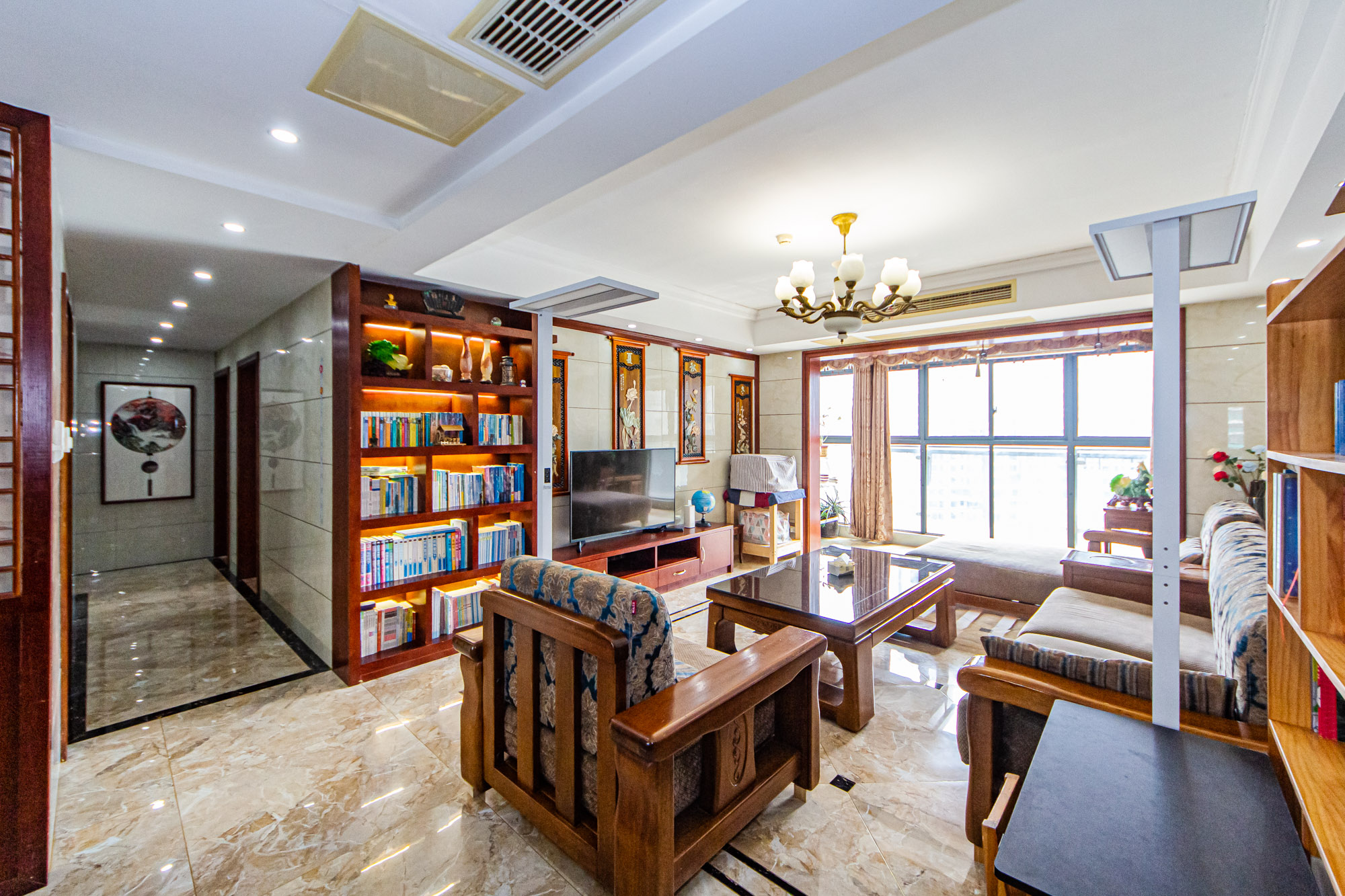 北辰三角洲E3区  5室2厅2卫    240.0万 北辰三角洲E3区  5室2厅2卫    240.0万客厅