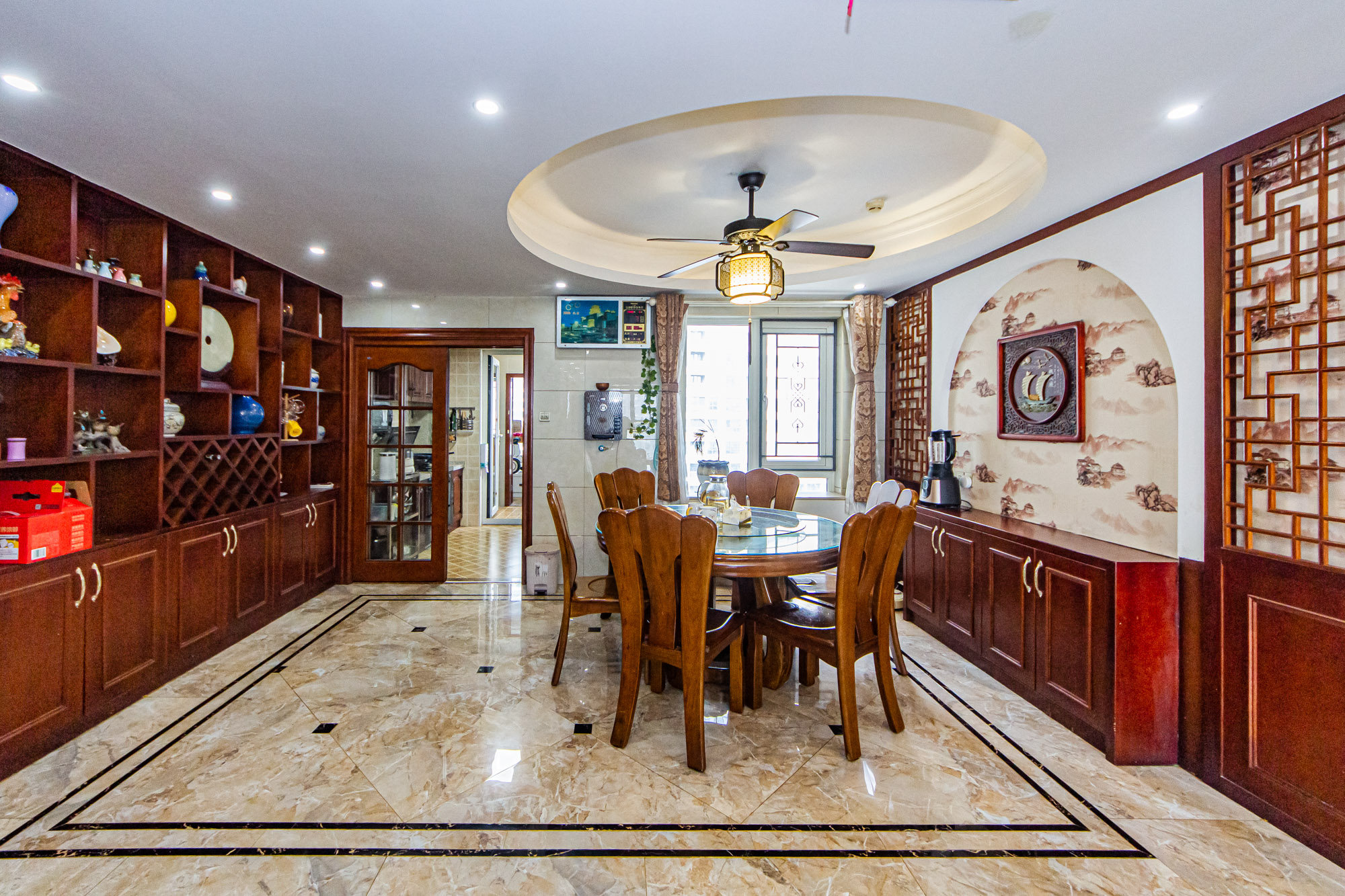 北辰三角洲E3区  5室2厅2卫    240.0万 北辰三角洲E3区  5室2厅2卫    240.0万客厅