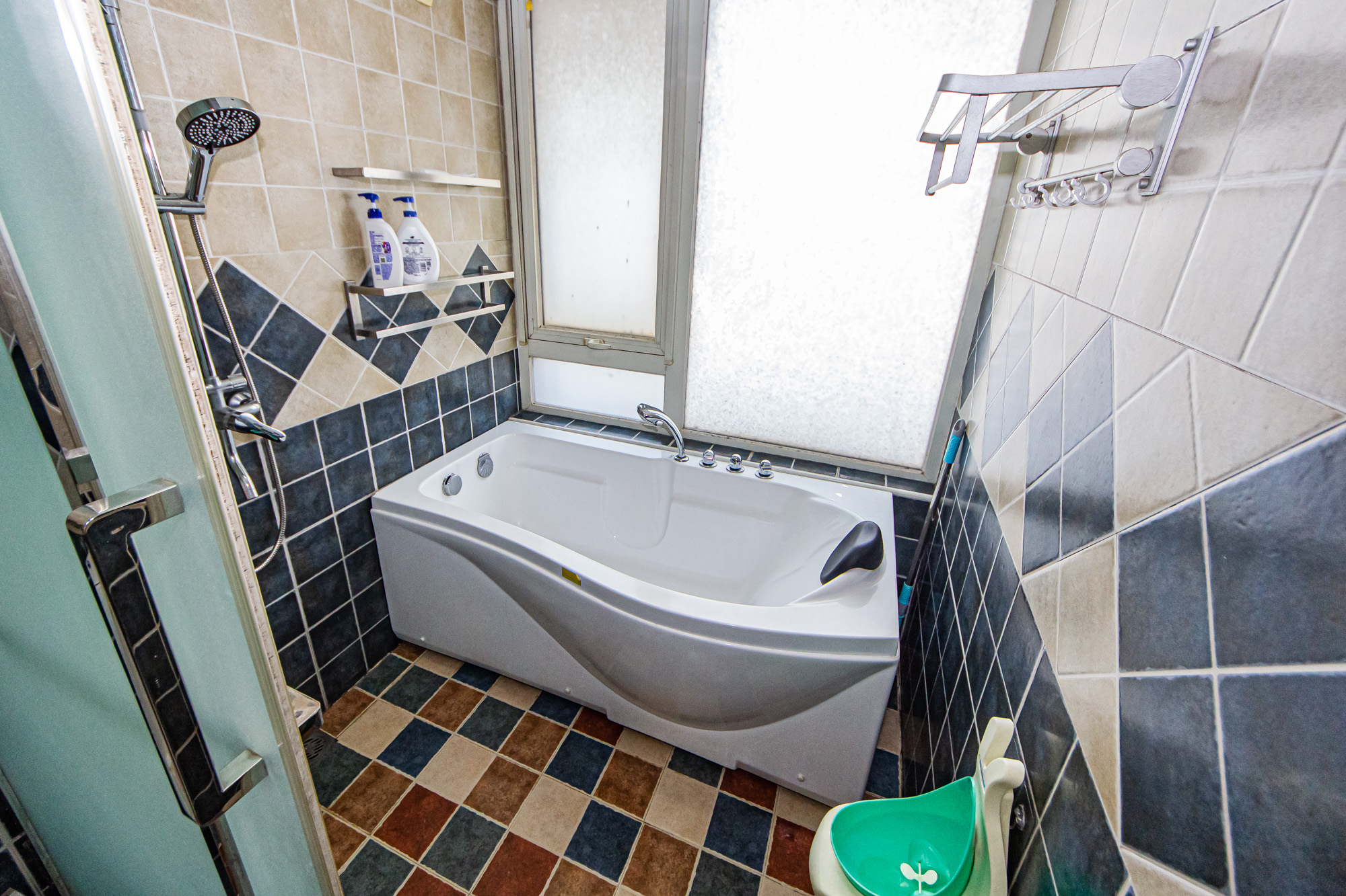 北辰三角洲E3区  5室2厅2卫    240.0万 北辰三角洲E3区  5室2厅2卫    240.0万卫生间