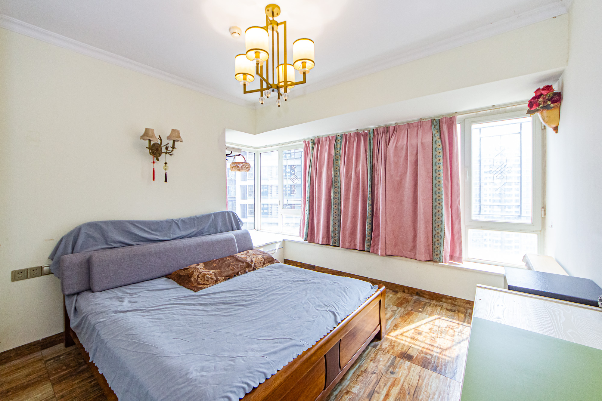 北辰三角洲E3区  5室2厅2卫    240.0万 北辰三角洲E3区  5室2厅2卫    240.0万卧室