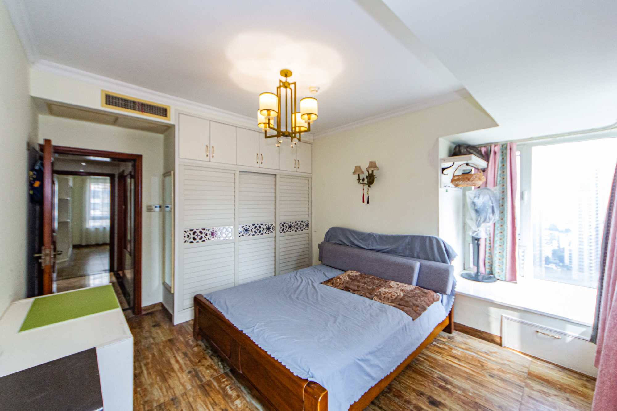 北辰三角洲E3区  5室2厅2卫    240.0万 北辰三角洲E3区  5室2厅2卫    240.0万卧室