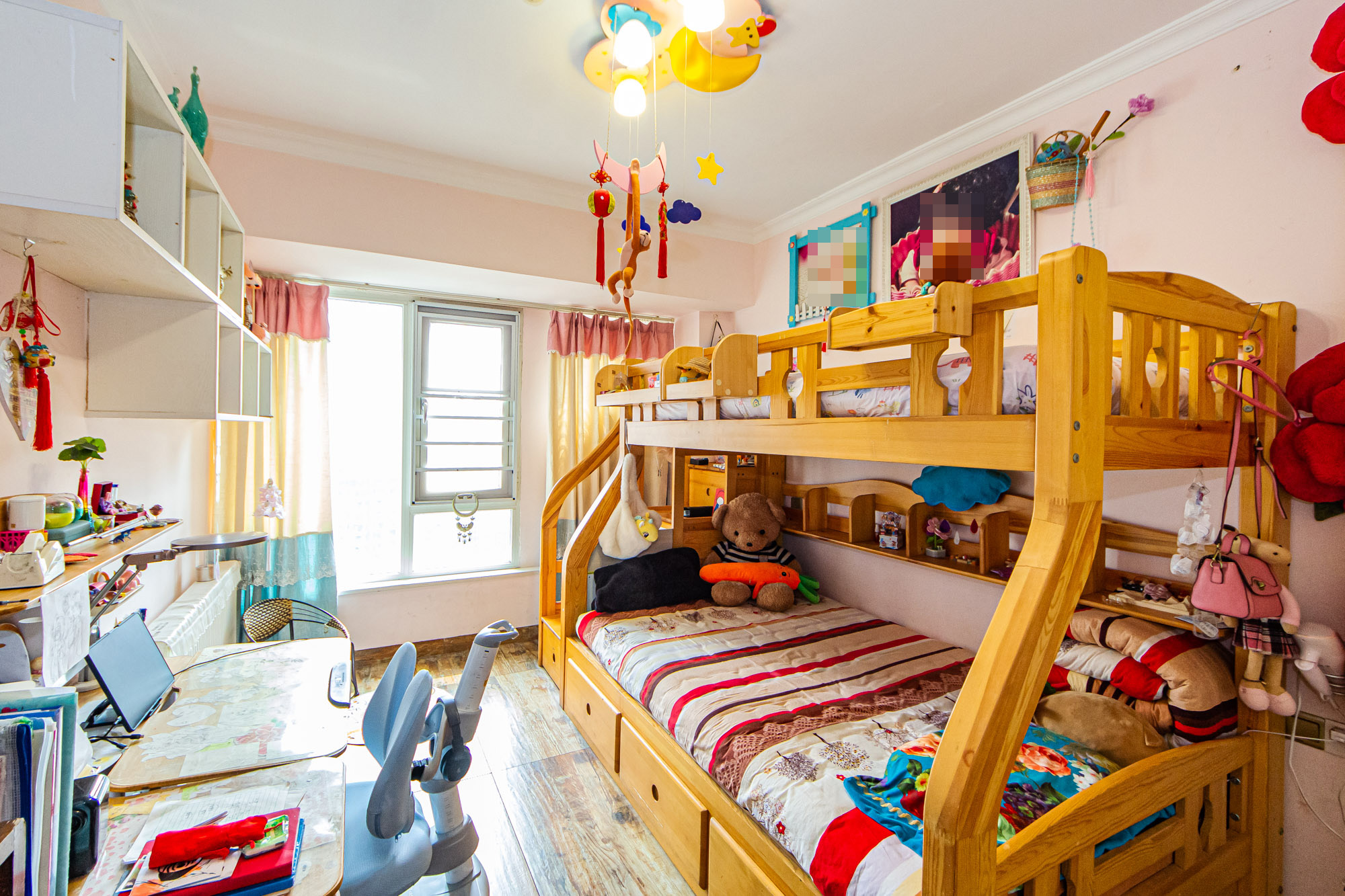 北辰三角洲E3区  5室2厅2卫    240.0万 北辰三角洲E3区  5室2厅2卫    240.0万卧室