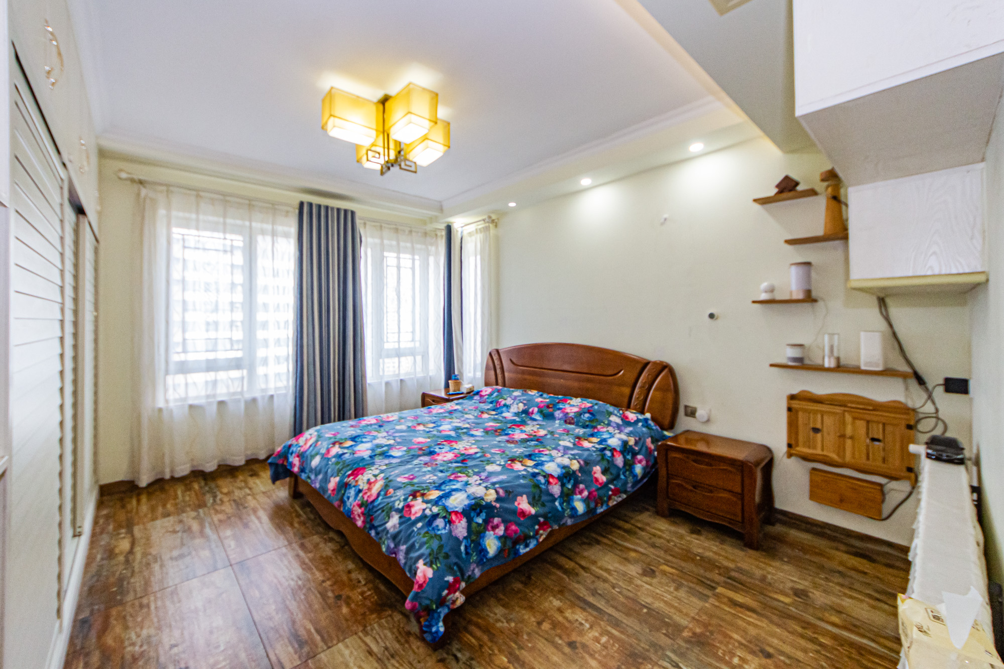 北辰三角洲E3区  5室2厅2卫    240.0万 北辰三角洲E3区  5室2厅2卫    240.0万卧室