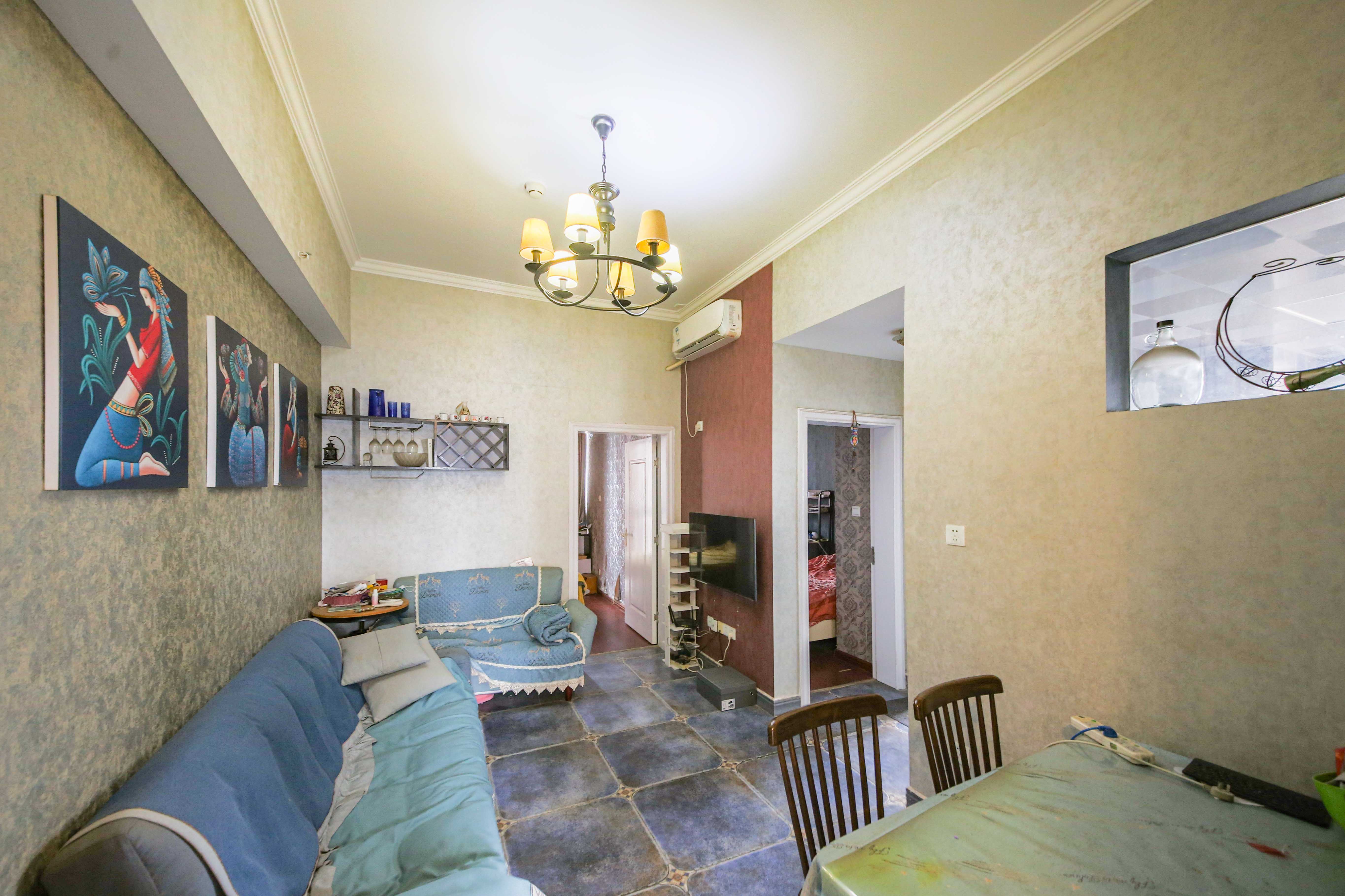 鑫远湘府逸园 2室1厅1卫 52.0万 鑫远湘府逸园 2室1厅1卫 52.0万客厅