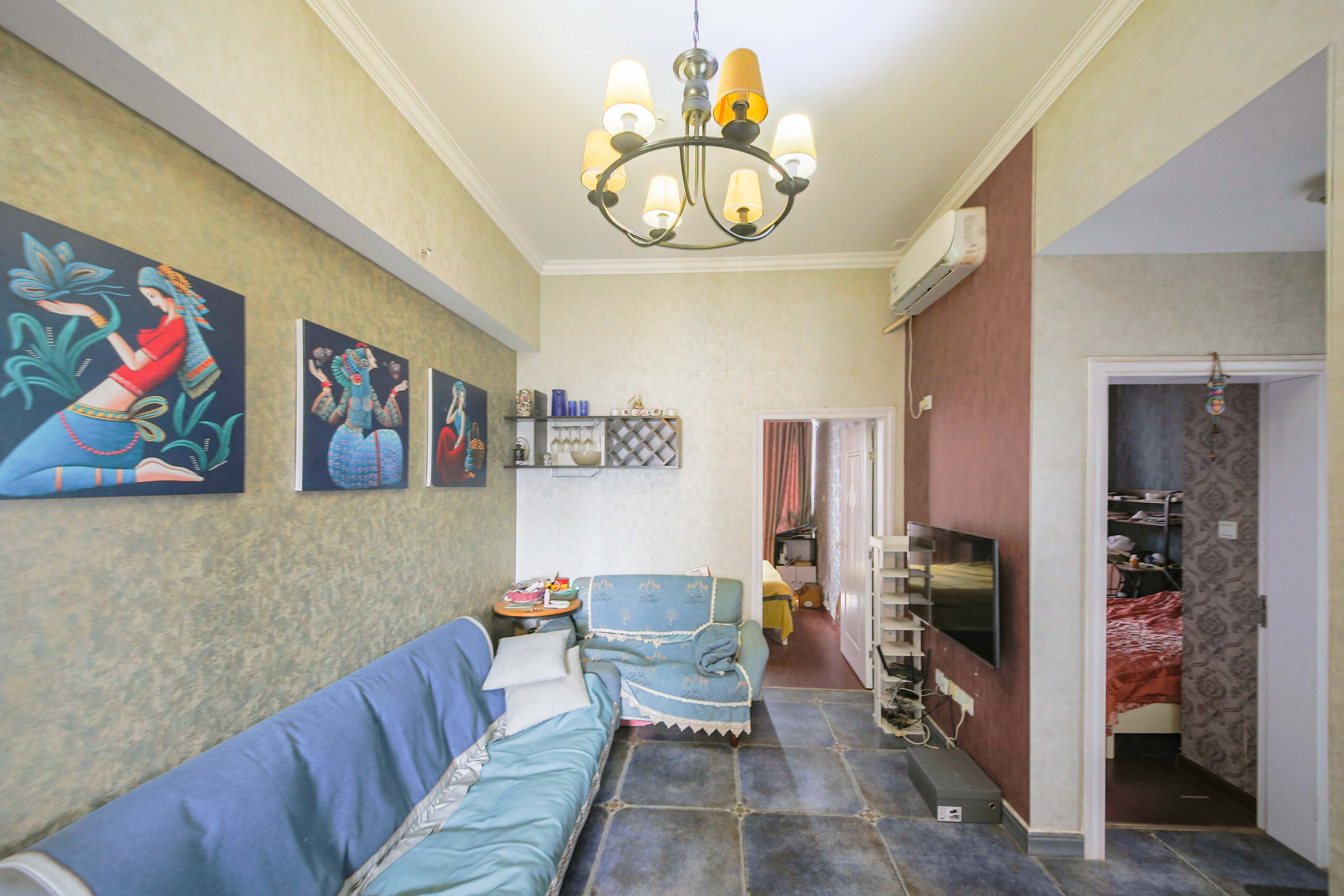 鑫远湘府逸园 2室1厅1卫 52.0万 鑫远湘府逸园 2室1厅1卫 52.0万客厅