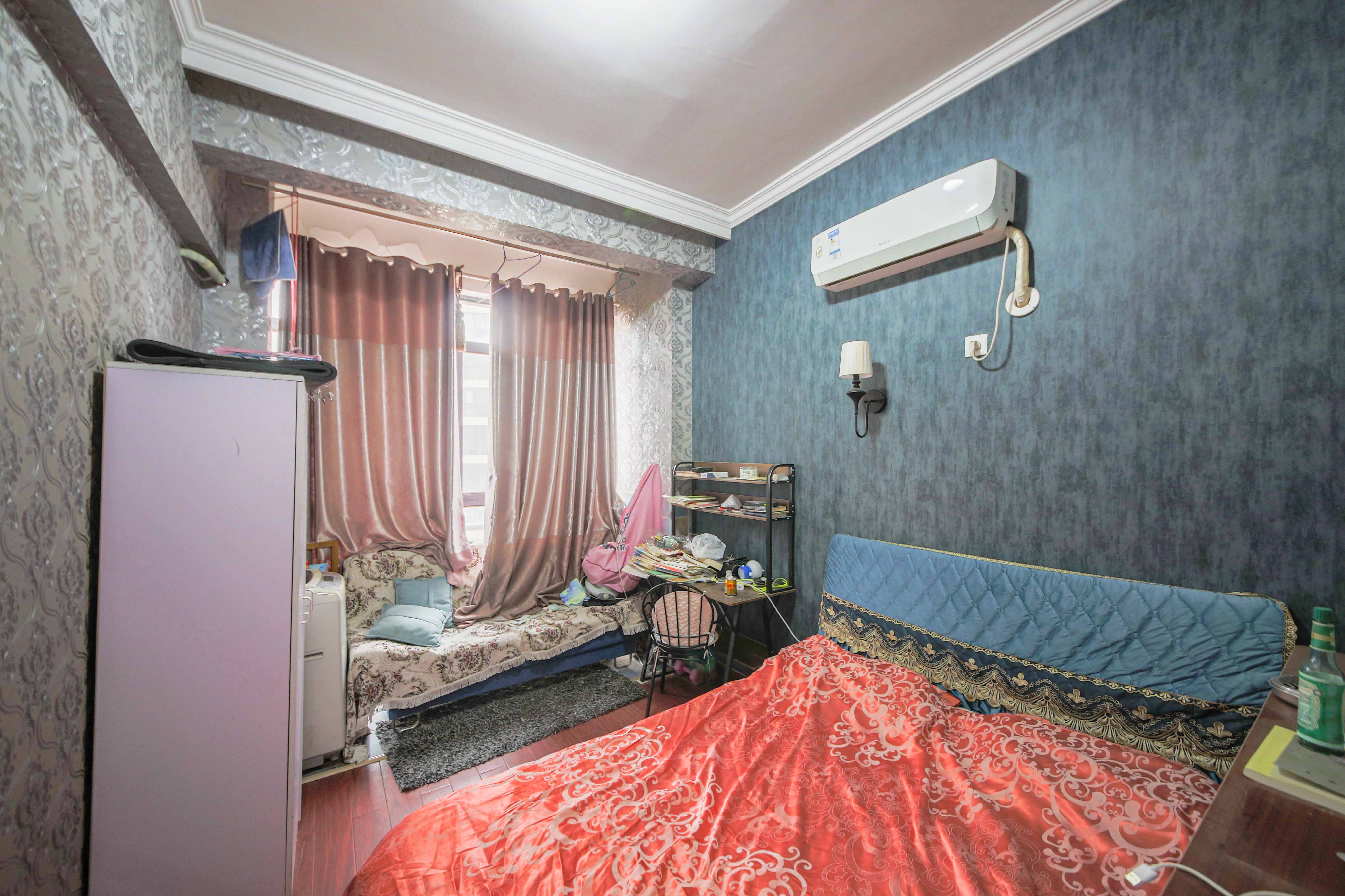 鑫远湘府逸园 2室1厅1卫 52.0万 鑫远湘府逸园 2室1厅1卫 52.0万卧室