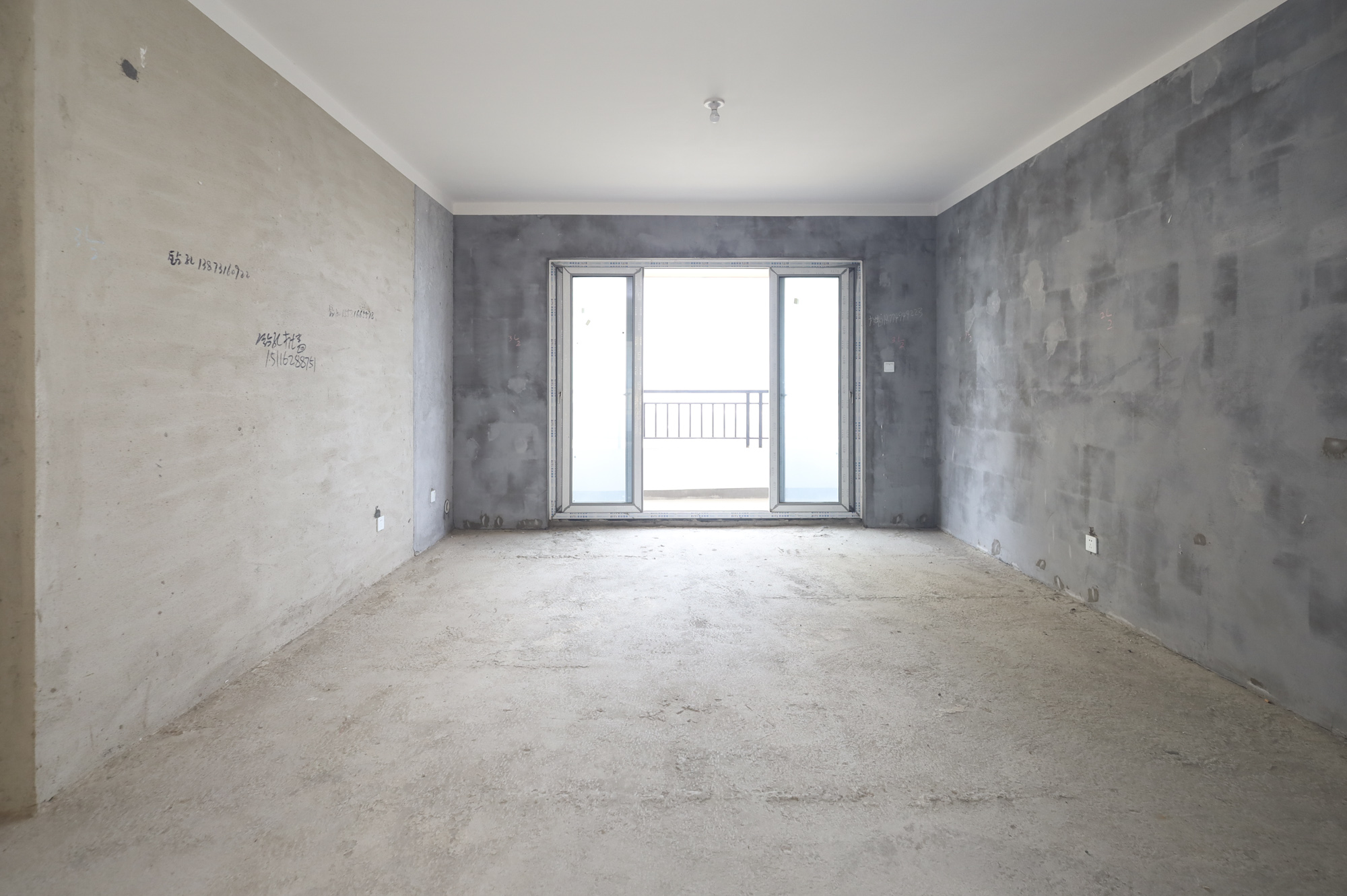 钱隆世家 4室2厅2卫 83.0万 钱隆世家 4室2厅2卫 83.0万客厅