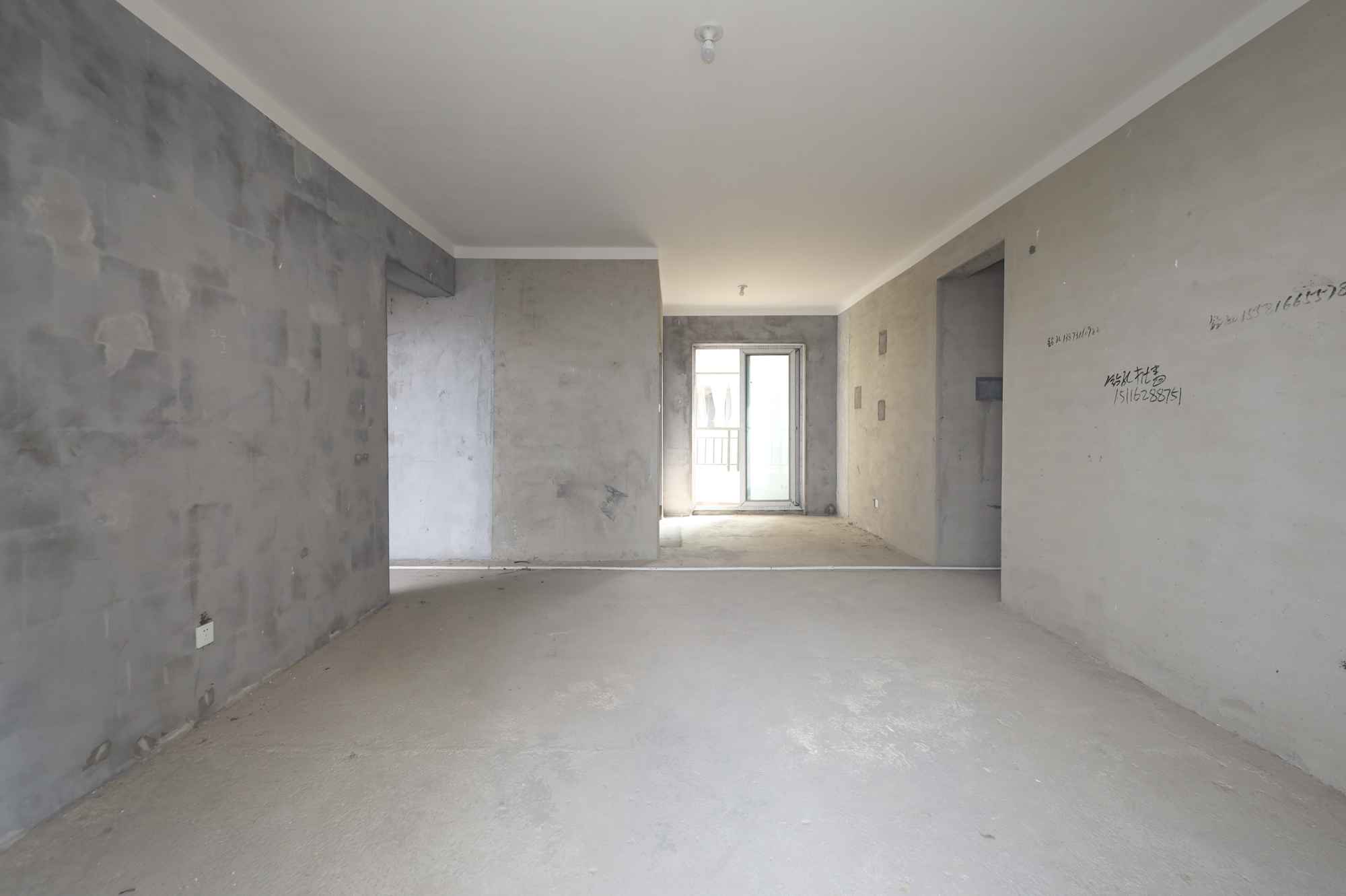 钱隆世家 4室2厅2卫 83.0万 钱隆世家 4室2厅2卫 83.0万客厅