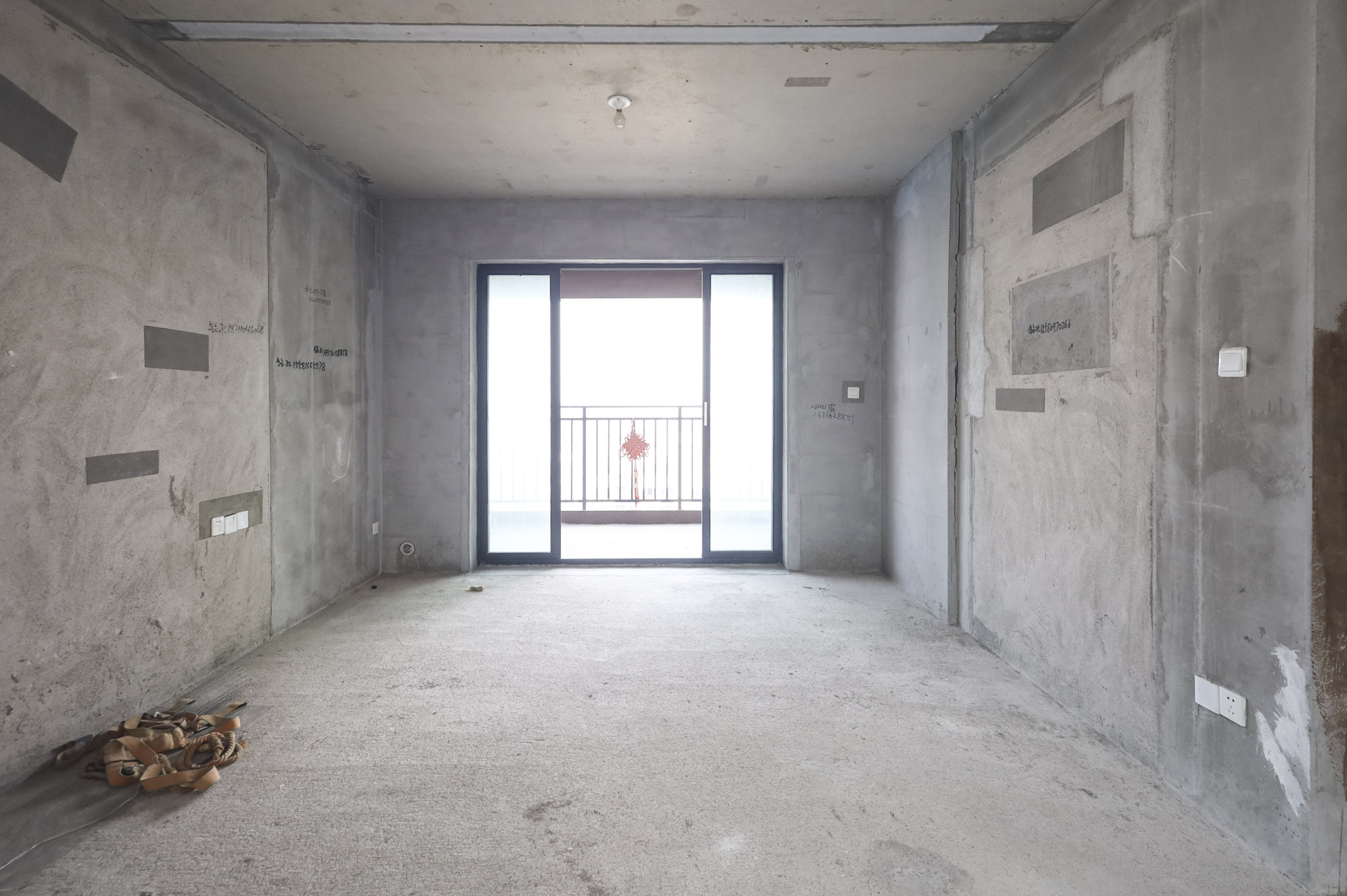 地铁中建君和城  4室2厅2卫   96.00万